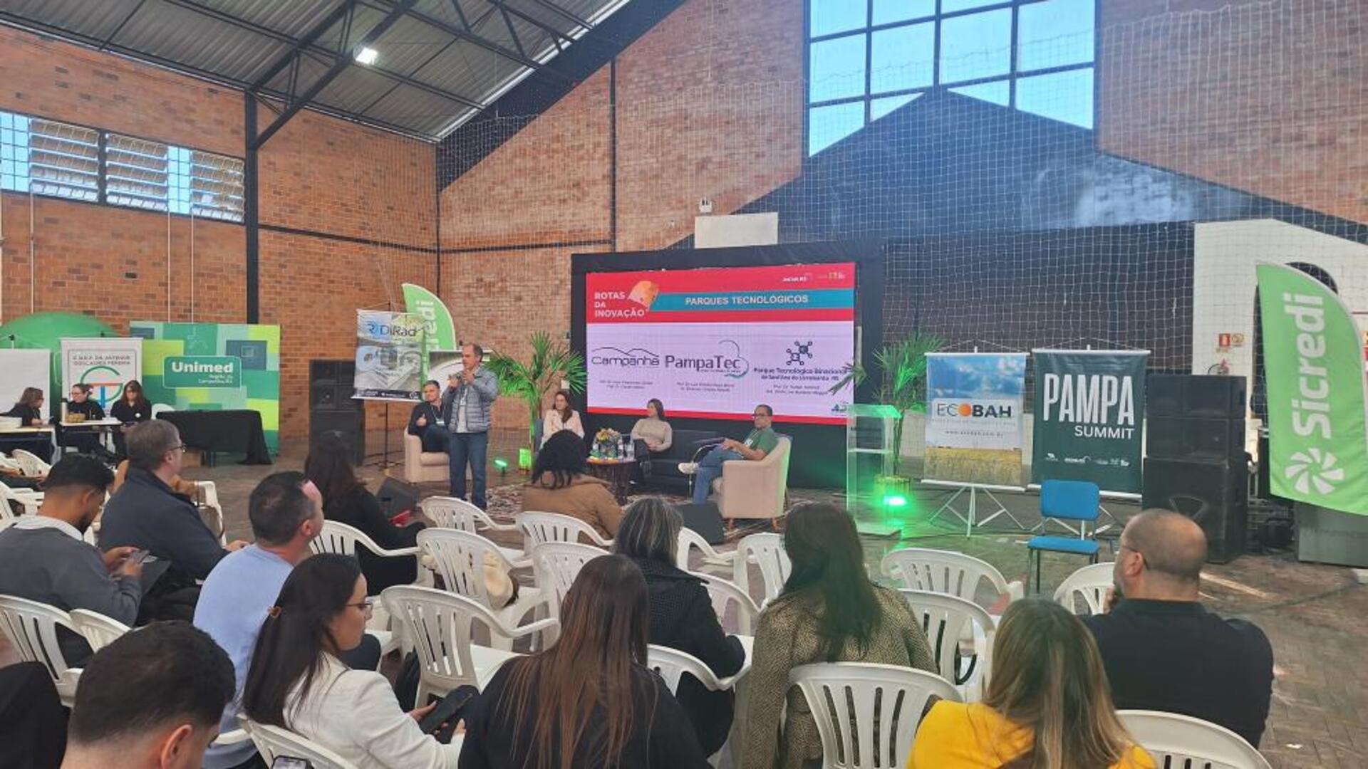 Especialistas, empreendedores e entusiastas participaram de paineis e atividades sobre ecossistemas de inovação.