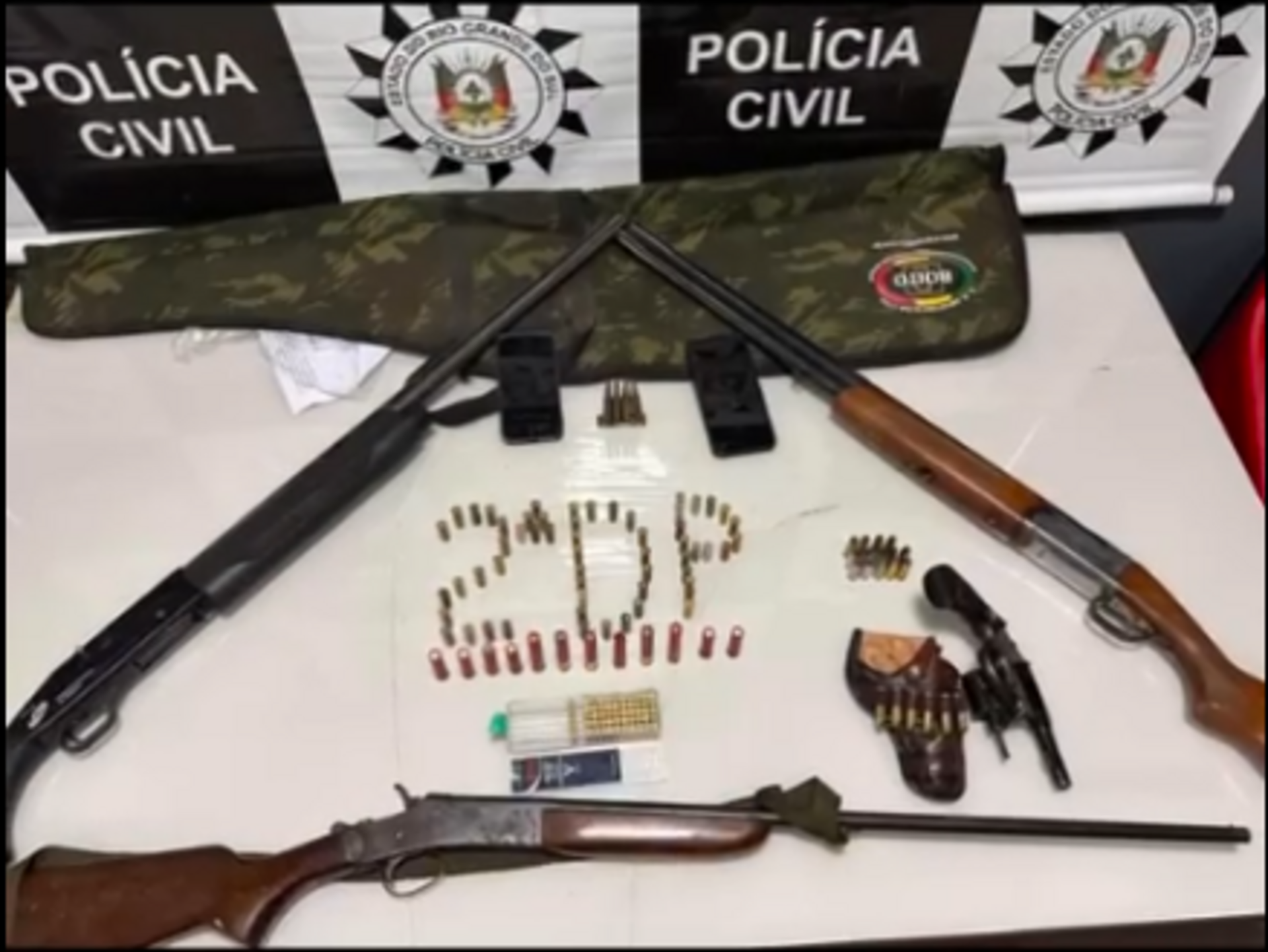 Material apreendido será periciado para reforçar as investigações.