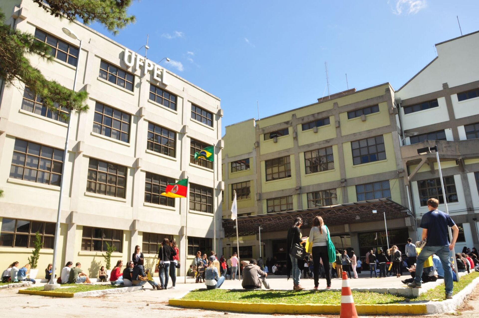 São 37 vagas para o mestrado e 20 para o doutorado