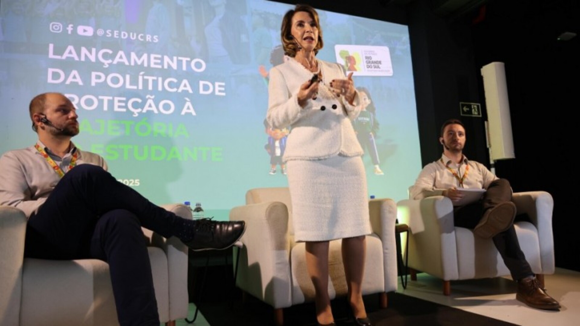 Lideranças da Seduc e representantes de 30 escolas estaduais participaram do lançamento.