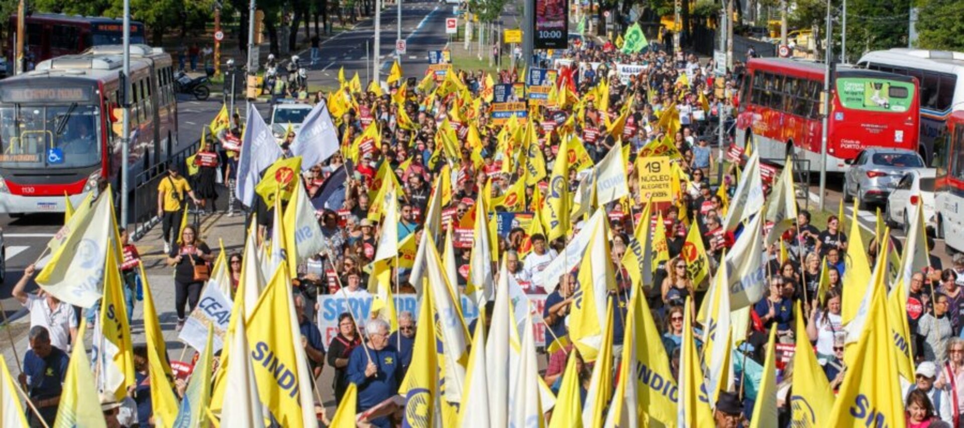 Segundo a diretora do Núcleo 21 do CPERS, um grupo com 42 educadores representou Uruguaiana em Porto Alegre.