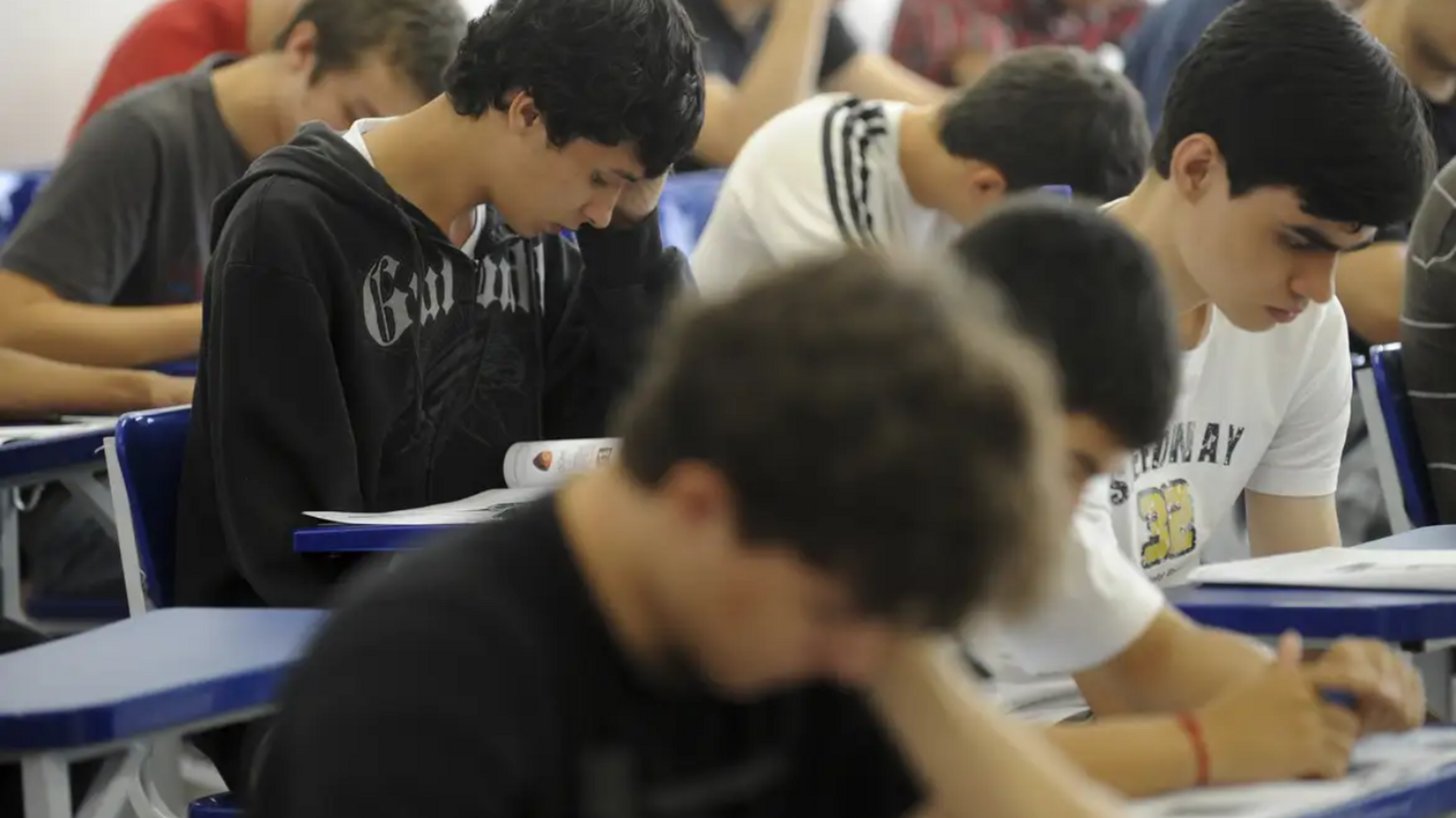 Estudantes têm até 30 de junho para atualizar contratos do Fies; pedidos de prorrogação vão até 15 de julho.