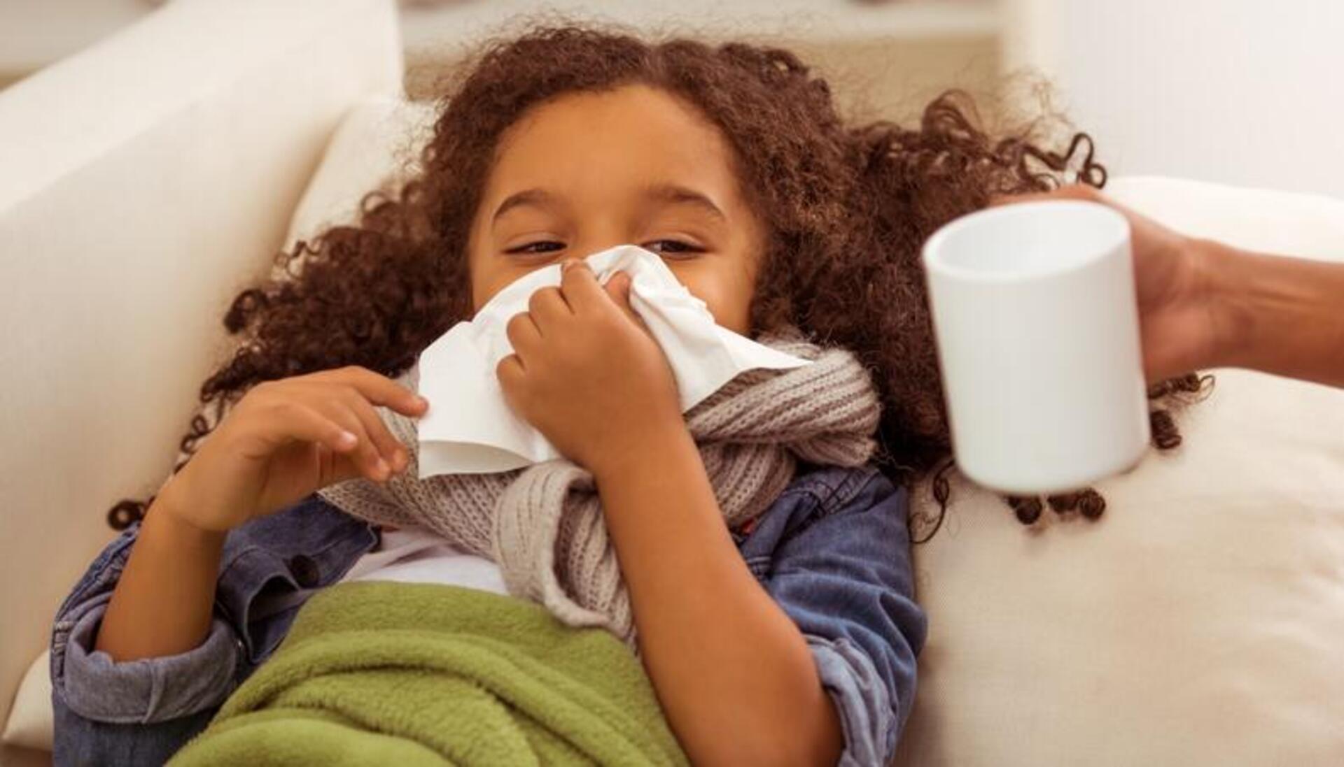 Atendimentos a crianças com doenças respiratórias aumentaram 38% em Uruguaiana neste outono. Hospital e UPA registram maior procura por síndromes gripais, mas casos de covid seguem baixos.