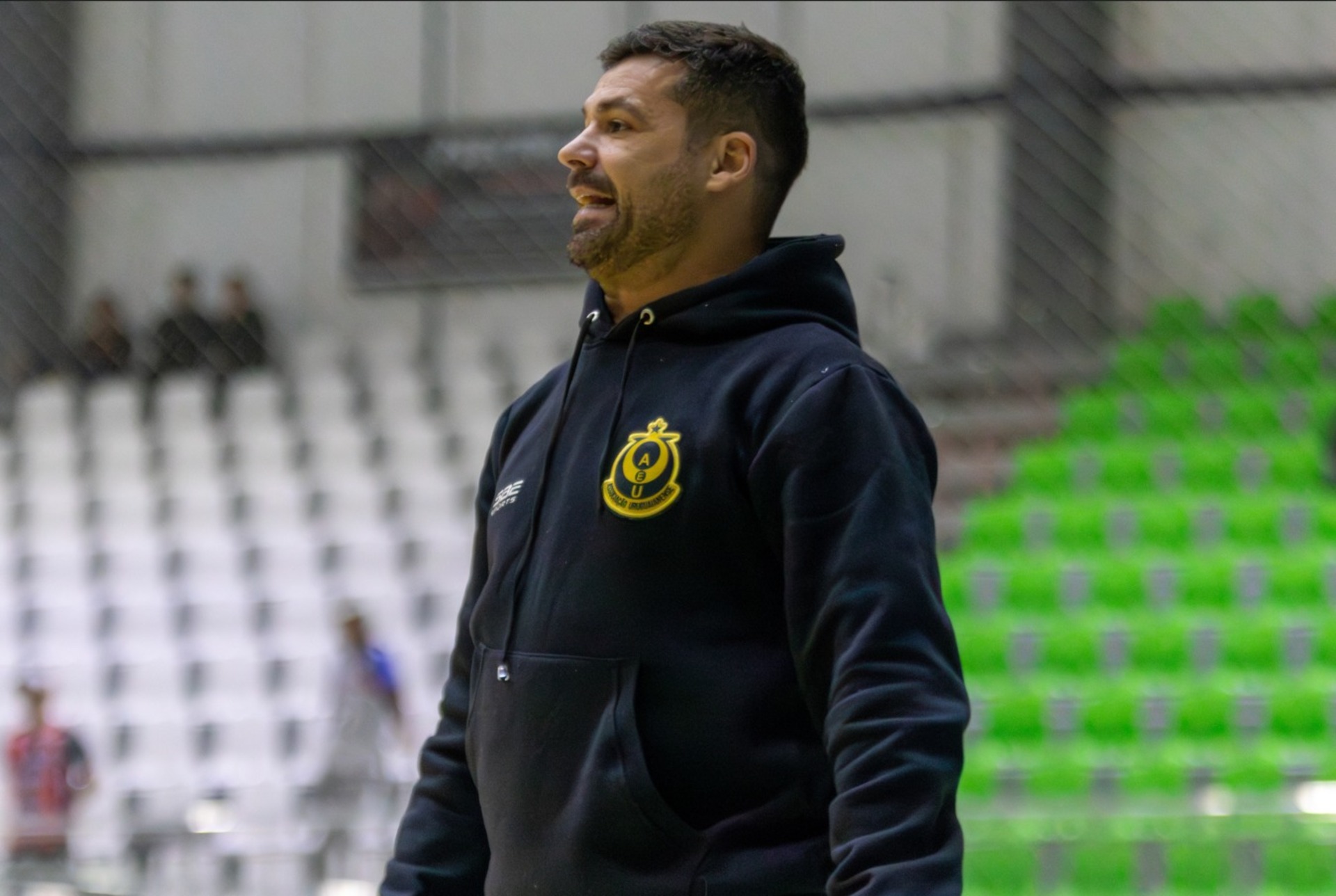 Técnico Márcio Garcez projeta evolução com reforços e apoio da torcida.