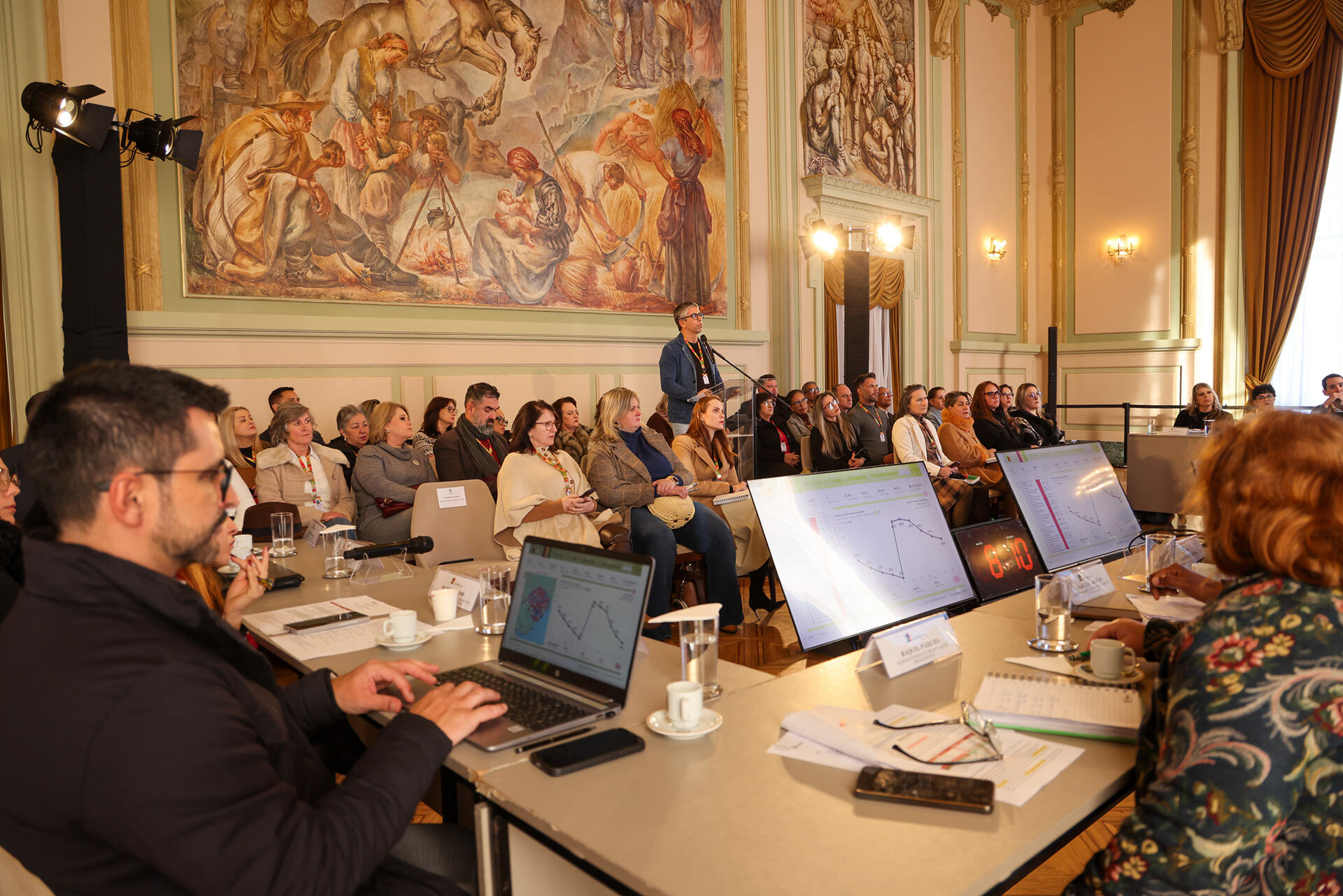 A 10ª CRE participou do 4º Ciclo de Governança na Educação em Porto Alegre, acompanhando indicadores e estratégias para fortalecer a rede estadual.