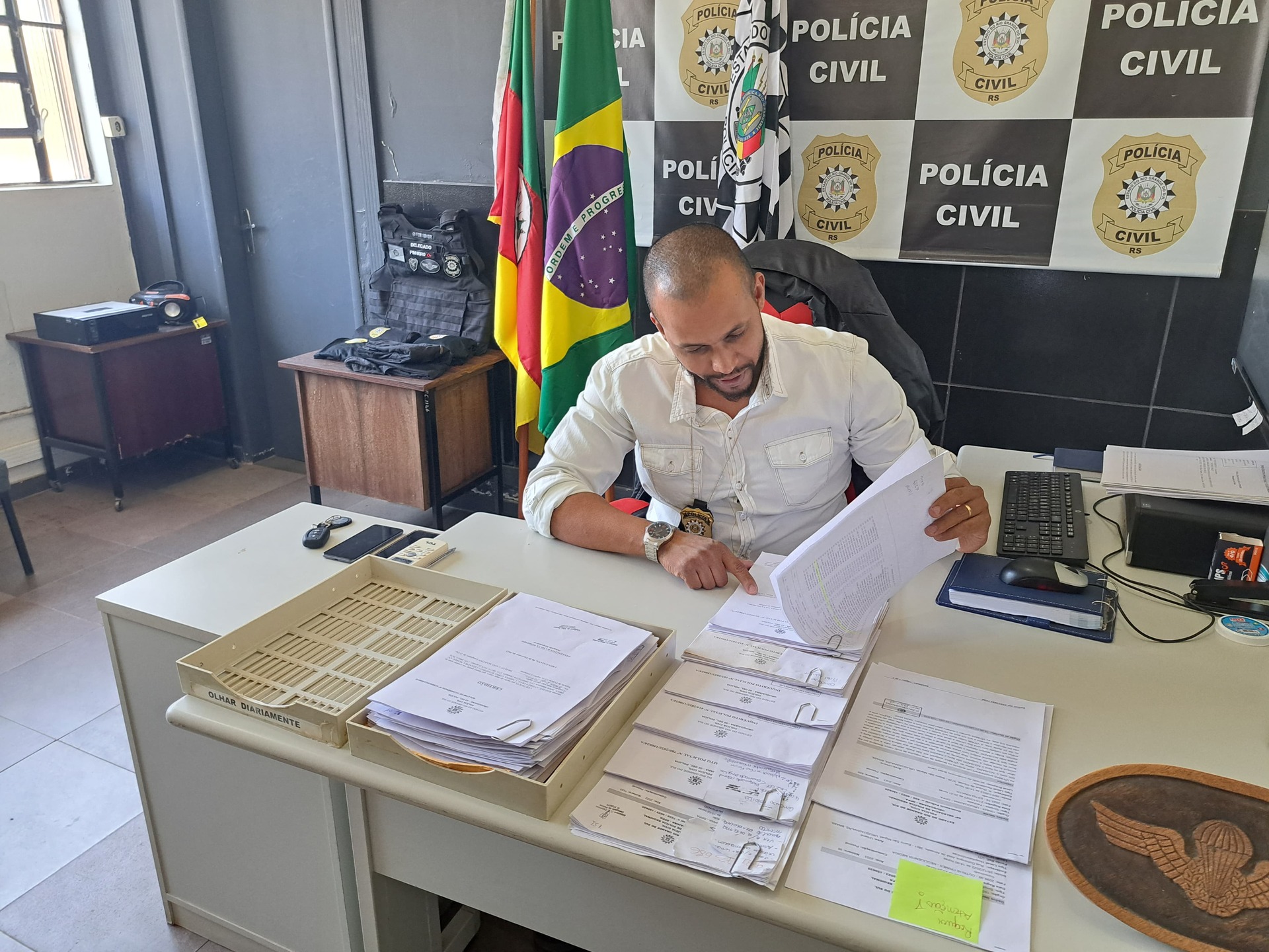Delegado Wellington Pinheiro pediu ajuda da comunidade para identificar o homem