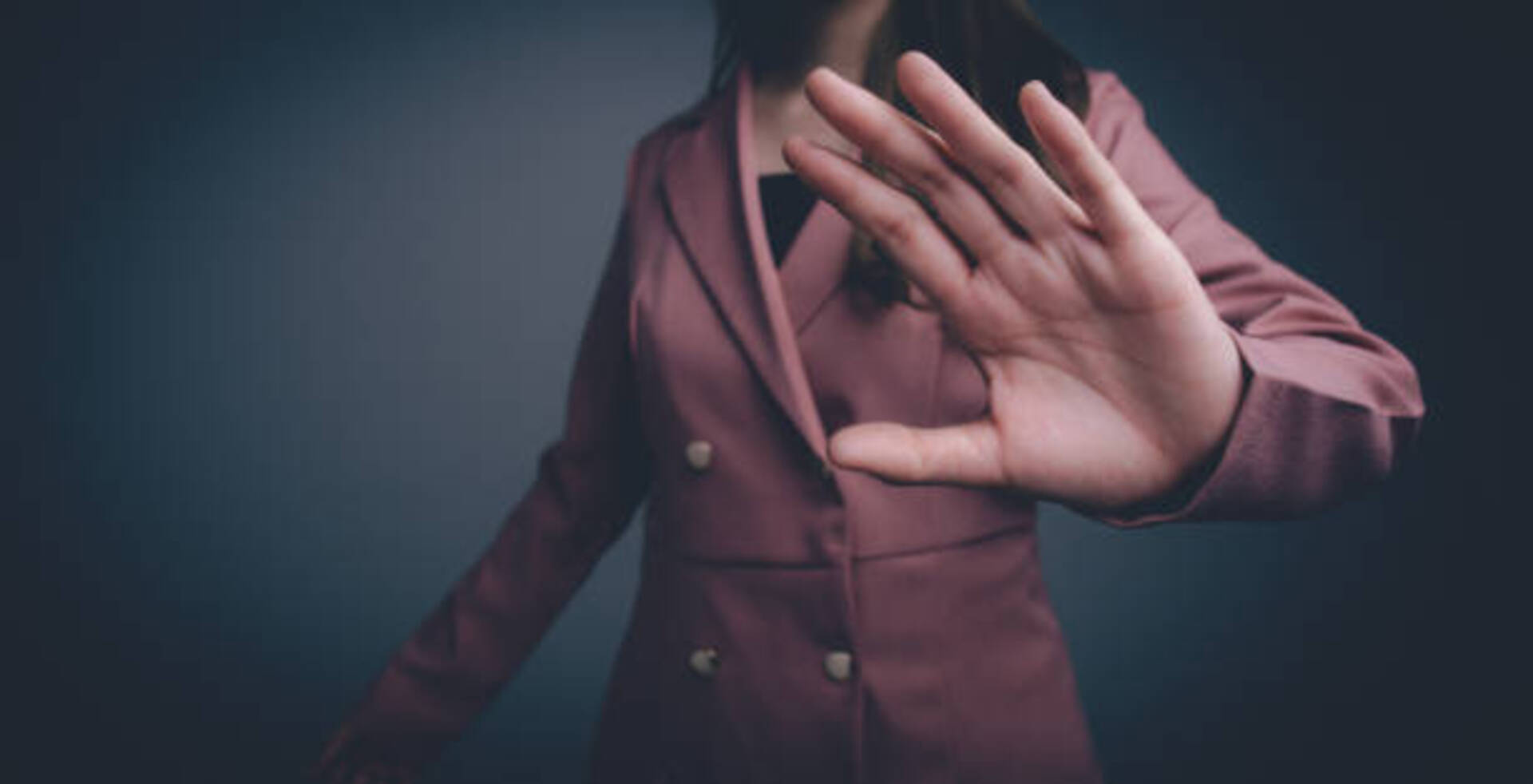 Casos de lesão corporal contra mulheres crescem 46%.