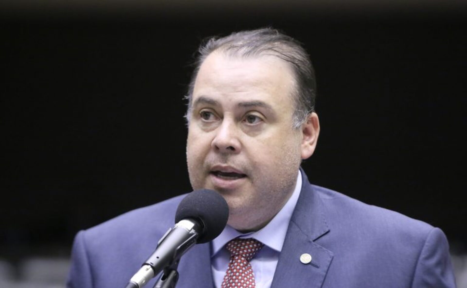 Julio Cesar Ribeiro defende parceria entre telefonias e poder público para coibir crimes.