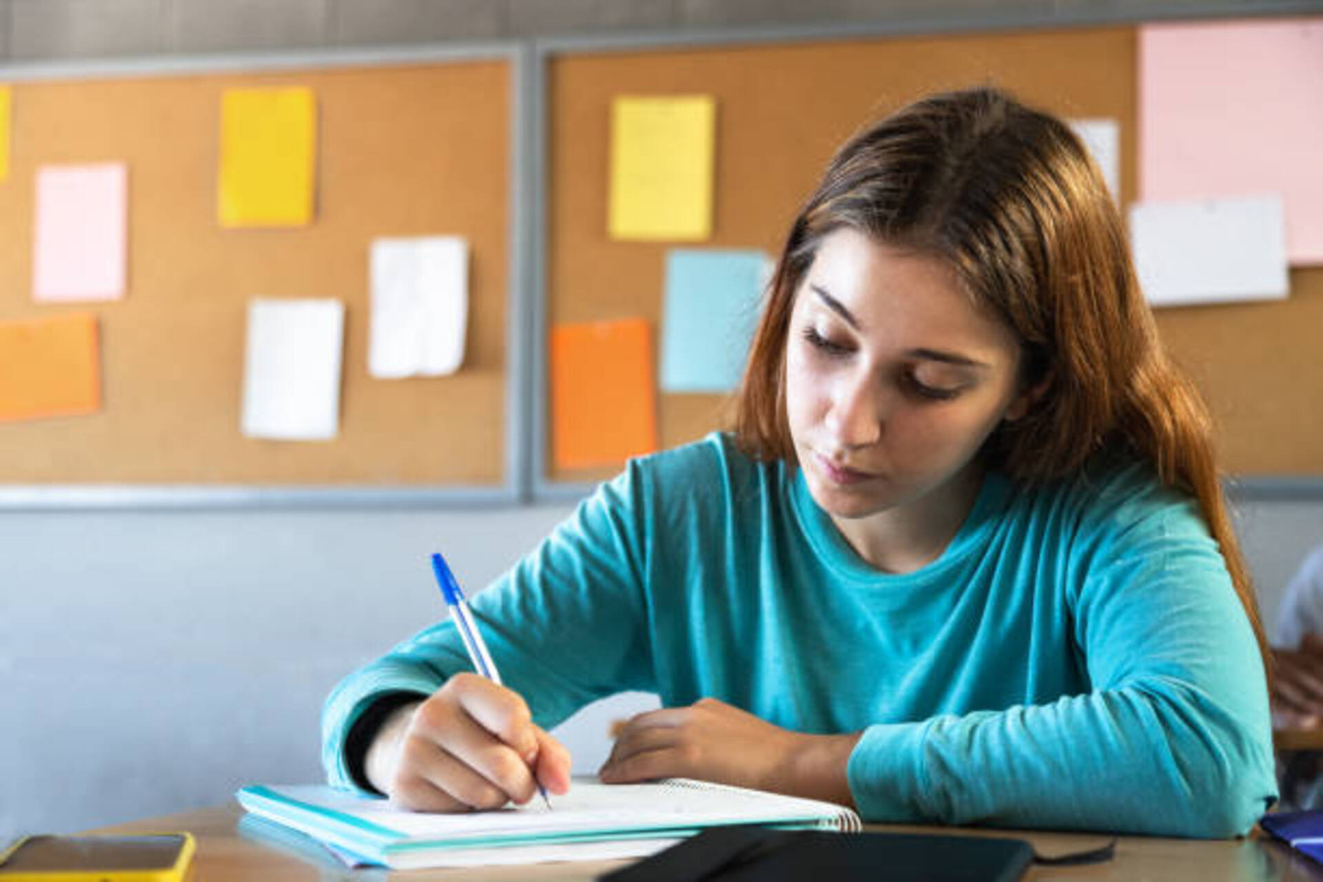 Crescimento nas inscrições do Enem reforça retomada do interesse dos estudantes pelo exame.