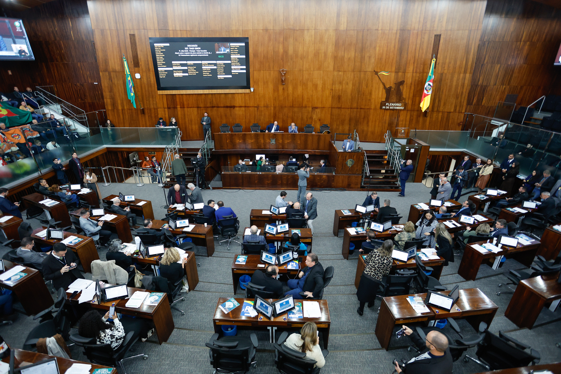 Projeto recebeu a materia recebeu 46 votos favoráveis e quatro contrários.