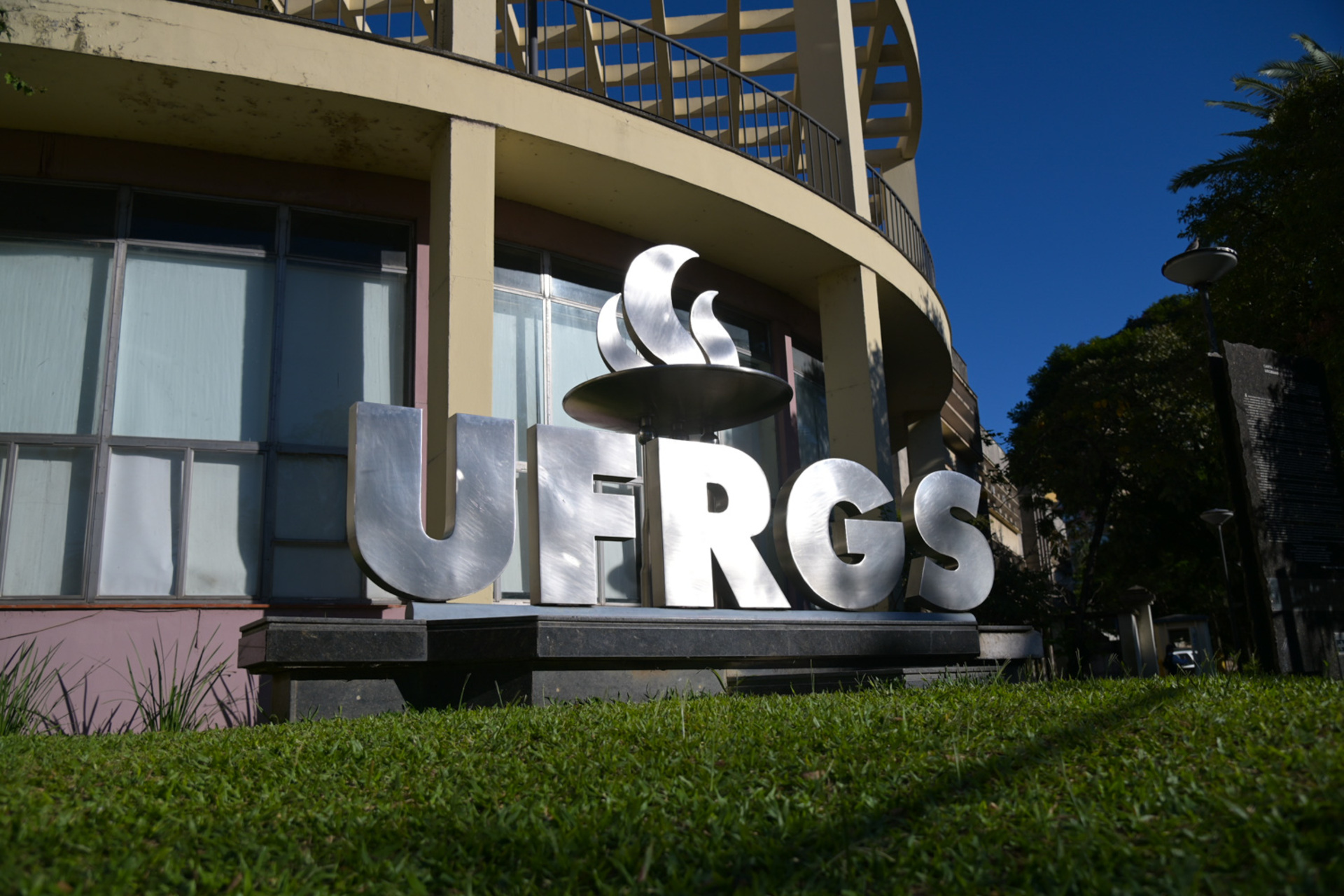 Os locais, datas e horários das provas ainda serão divulgados pela Instituição.