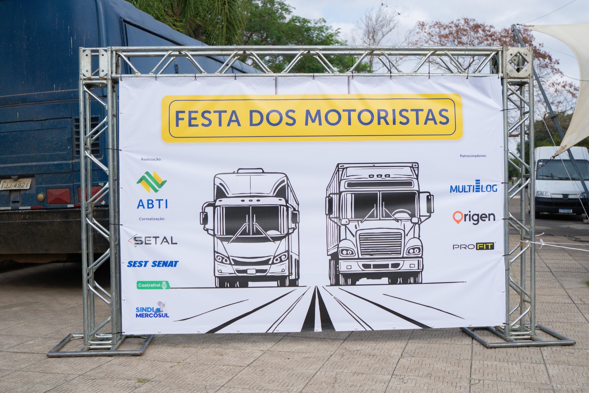 Programação celebra caminhoneiros com missa, shows e atividades para famílias