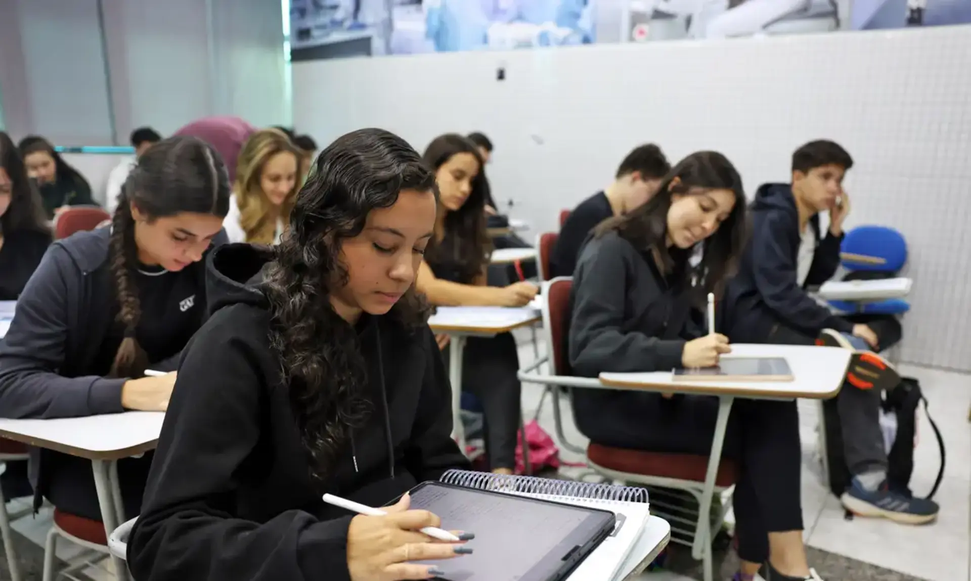 O MEC oferece 44 867 na segunda metade do ano