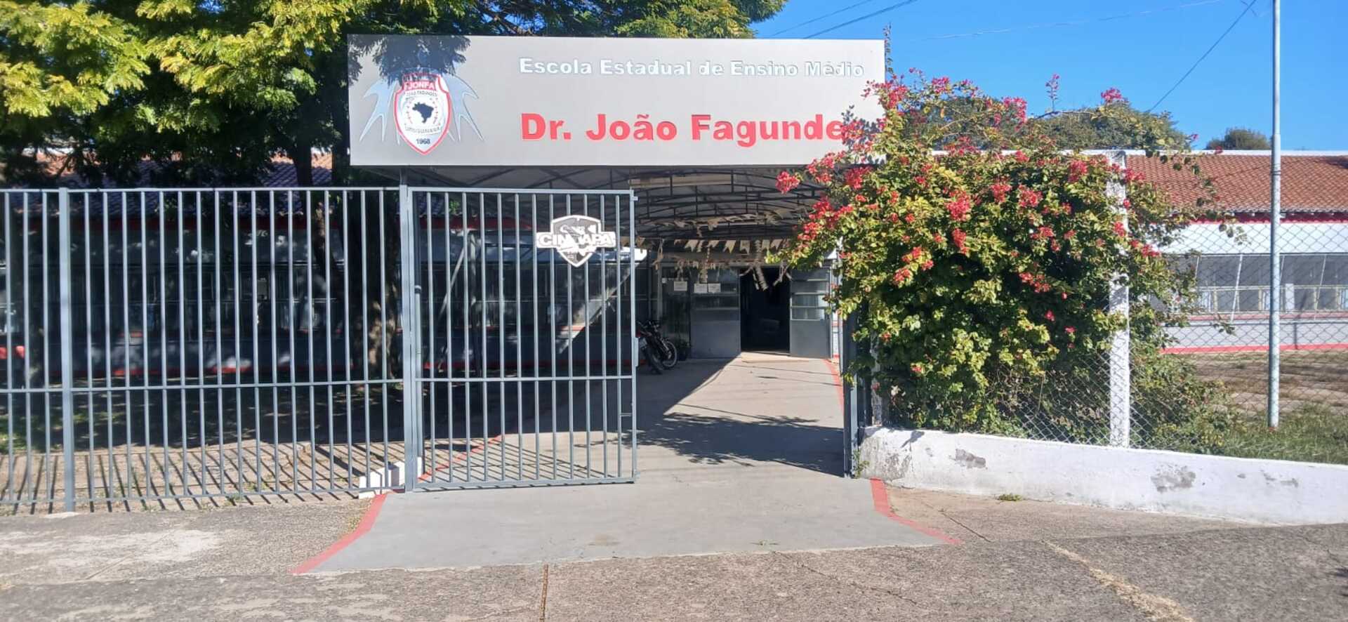 Escola João Fagundes segue com inscrições presenciais abertas para o Ensino Médio EJA. Aulas começam em agosto, no turno da noite.