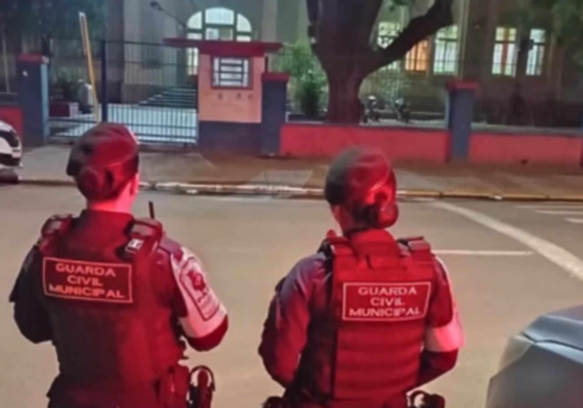 Ações conjuntas buscam garantir tranquilidade no ambiente escolar.