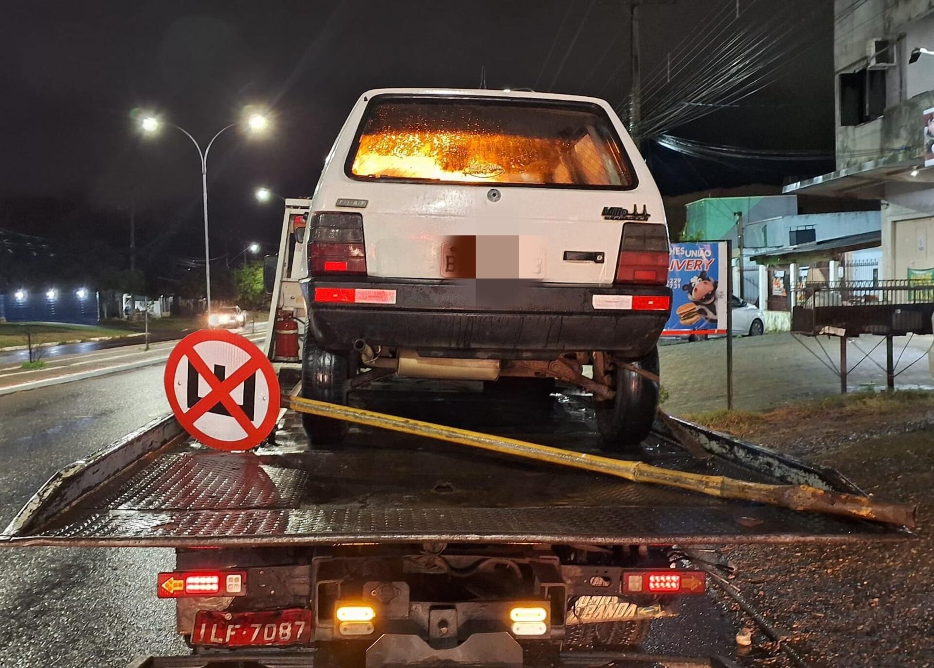 A CNH estava vencida desde 2005. Sem pagamento de fiança, ele foi levado à Penitenciária Modulada.