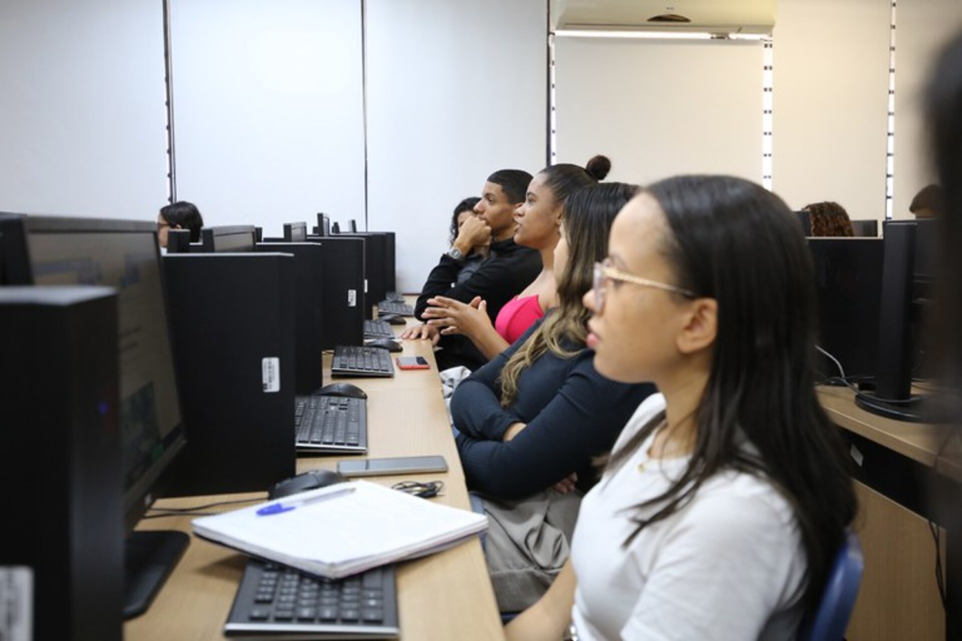A partir deste mês, diplomas de graduação serão emitidos exclusivamente em formato digital.