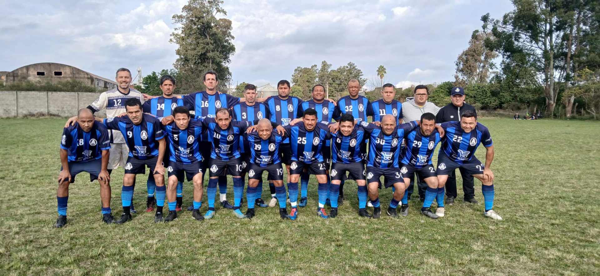 Azulão vence de virada, mantém 100% e lidera o Torneio da Amizade Master Quarentão