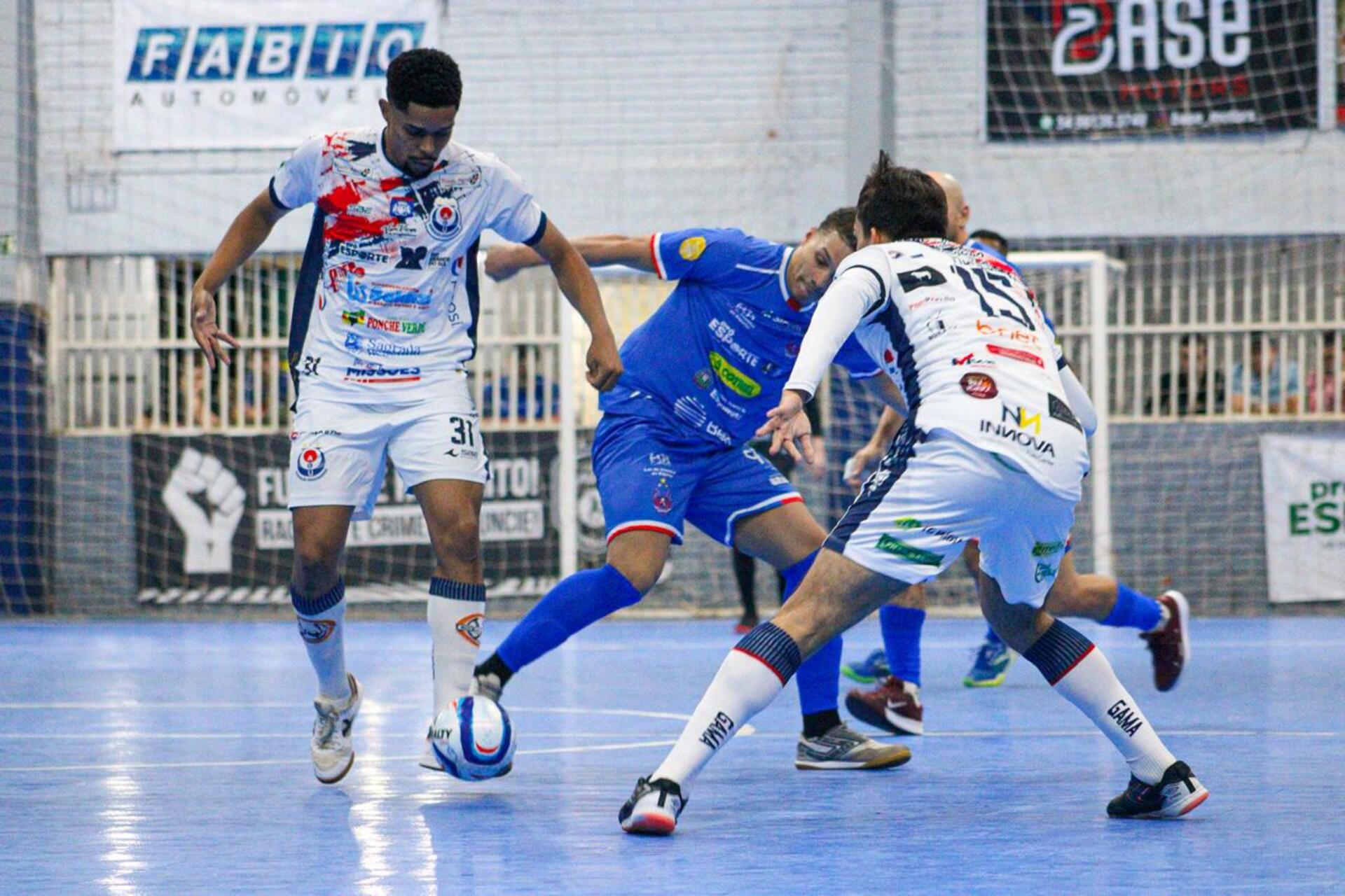 Equipe de Uruguaiana sobe para a quarta colocação na Liga Gaúcha