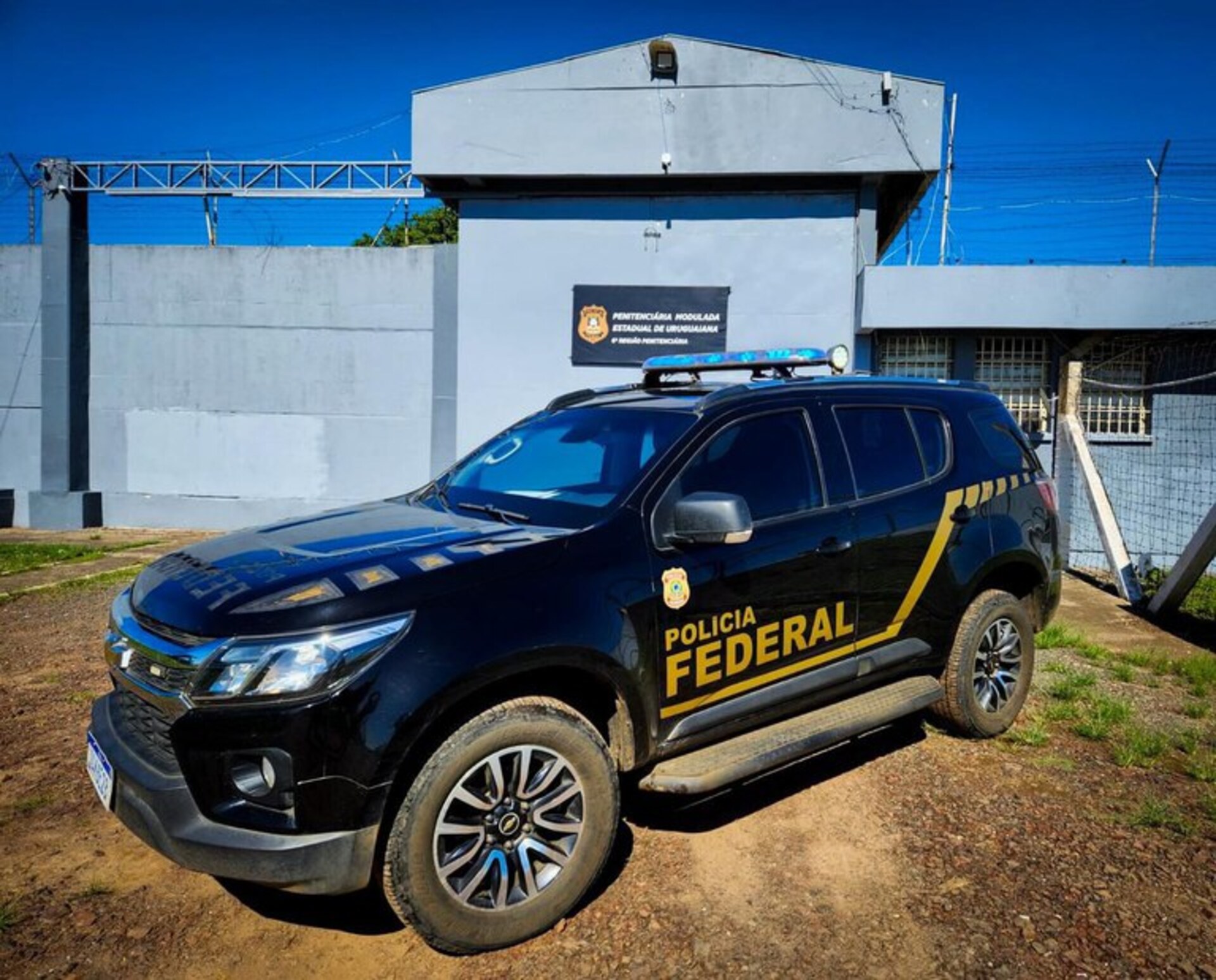 Ação conjunta entre PF e Polícia Penal resulta na captura da foragida.