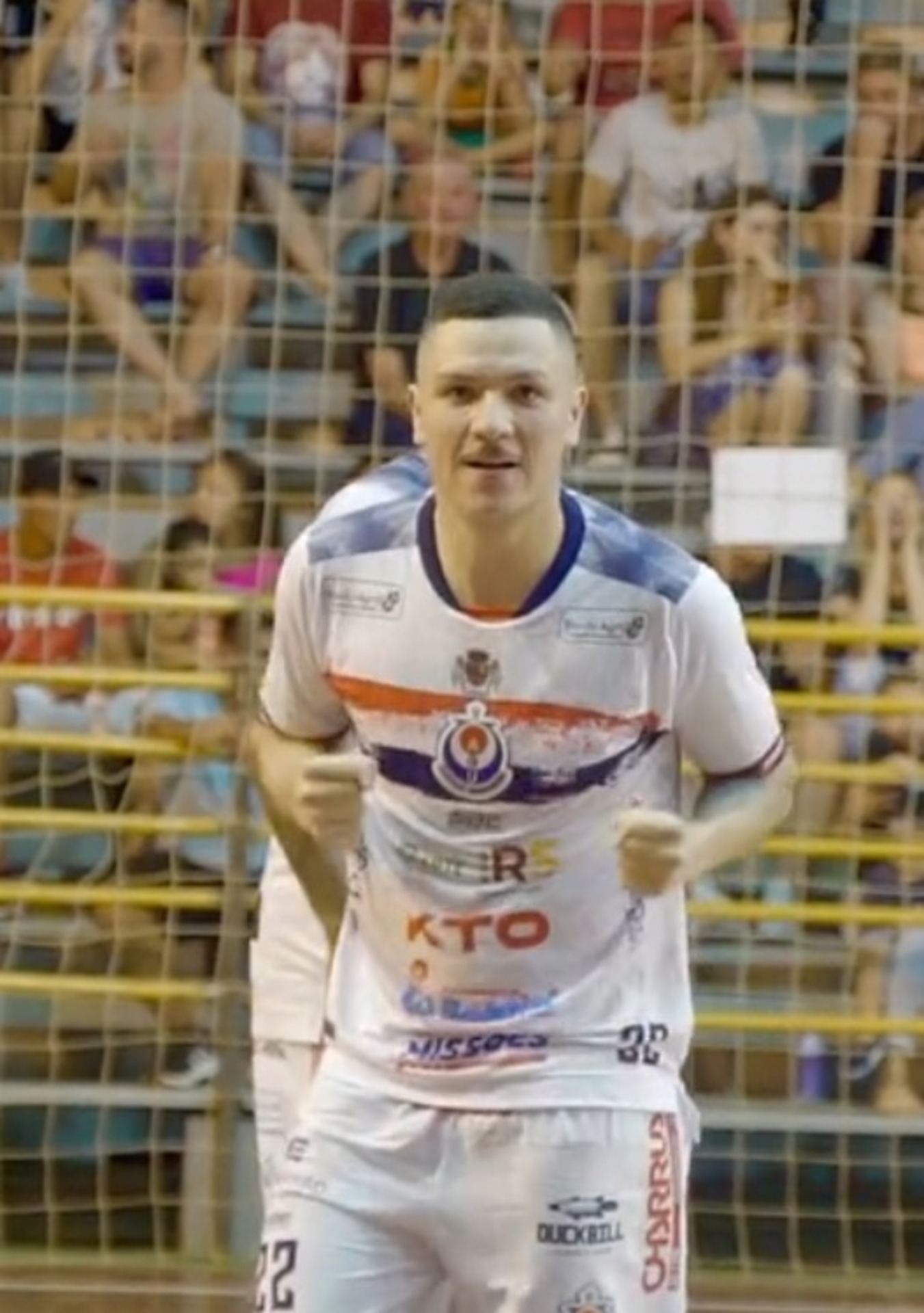 Novidade é a estreia do ala Gregory, de volta à Associação