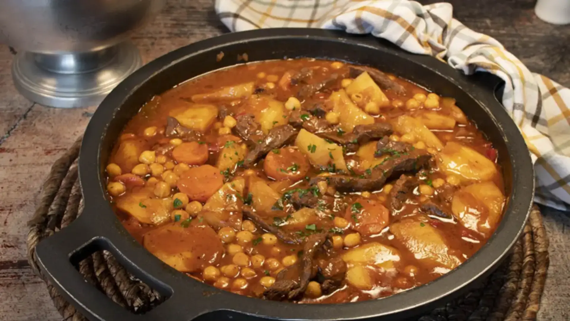Dois dias de festa celebram gastronomia, música e tradições culturais, reunindo famílias, amigos e turistas na cidade.