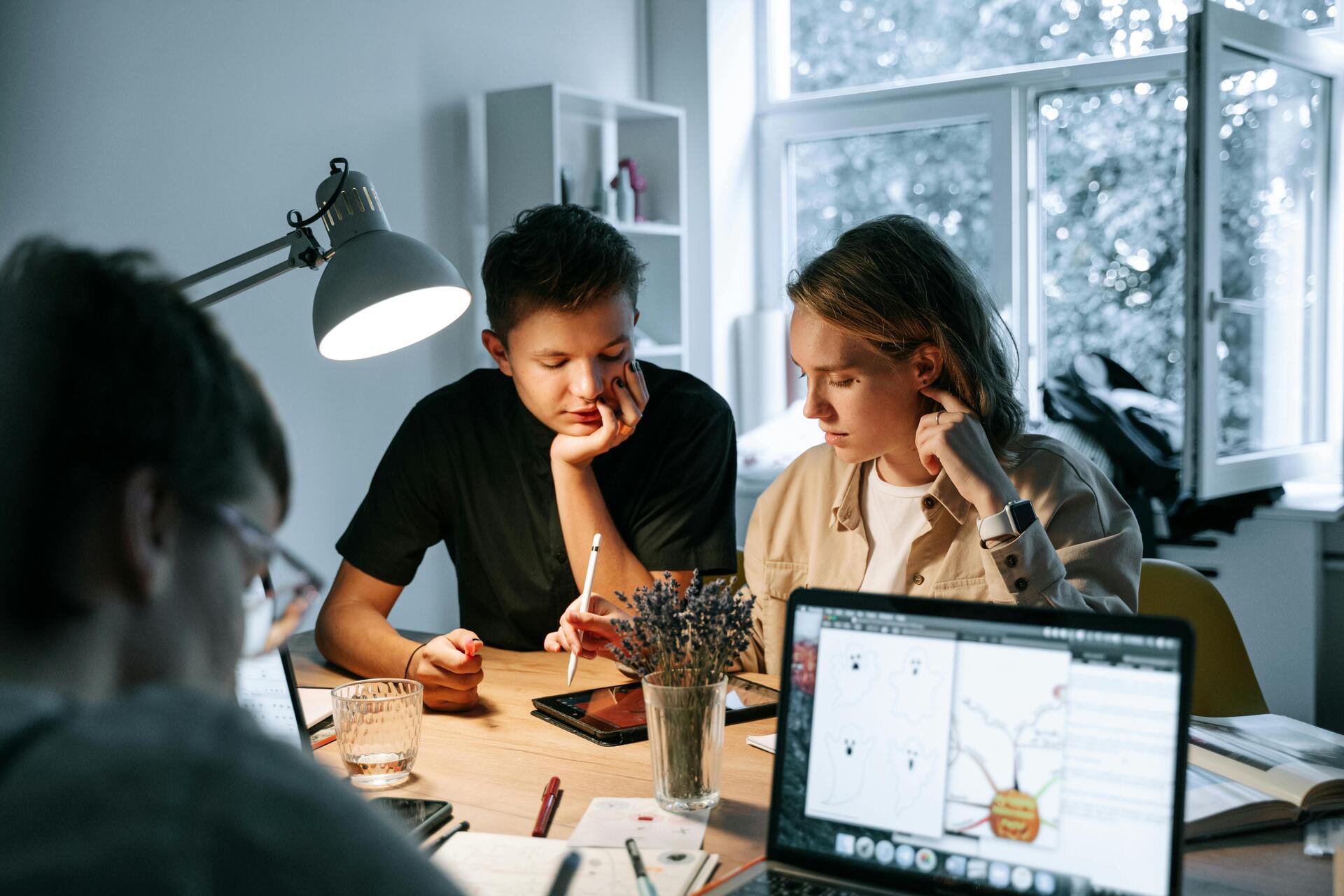A iniciativa busca aproximar os estudantes da realidade do ambiente de trabalho