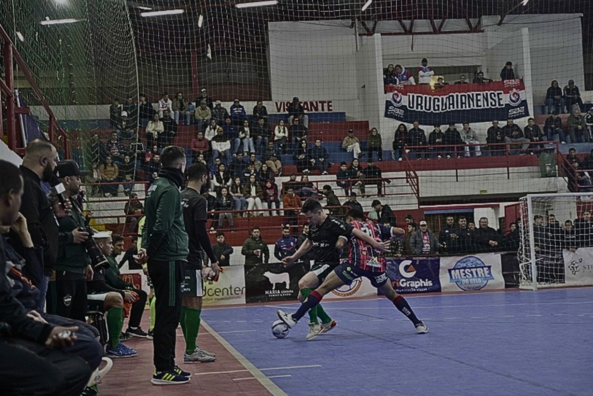 A Uruguaianense enfrenta neste sábado o Guarany, em Espumoso, na Liga Gaúcha de Futsal, buscando a primeira vitória fora de casa. A equipe, comandada por Márcio Garcez, chega confiante após reforços e ajustes no elenco, que agora conta com Gregory, Jackson Ryan e jovens da Sub-20.