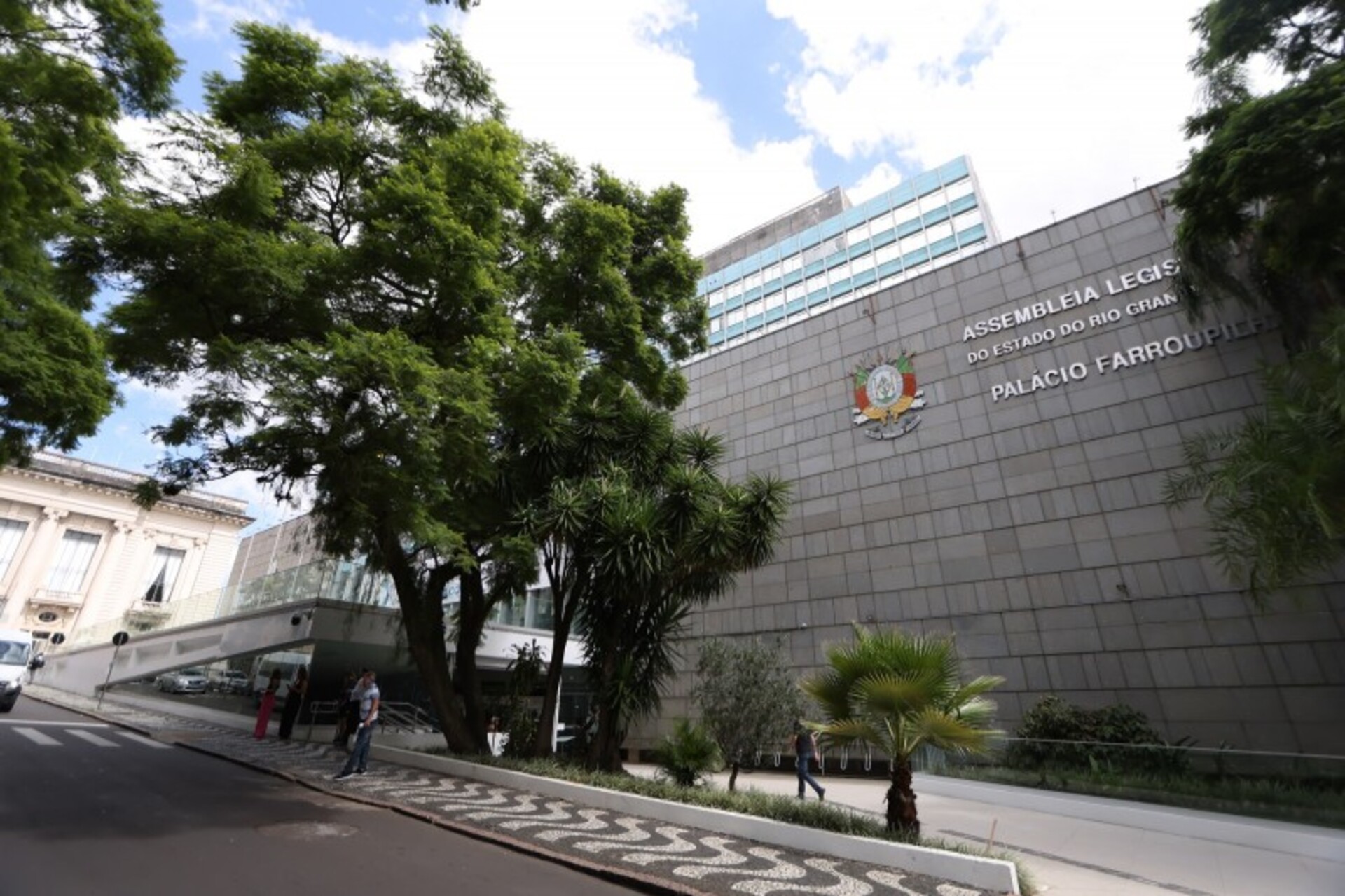 A votação deve ocorrer próximo ao Dia do Professor, celebrado em 15 de outubro