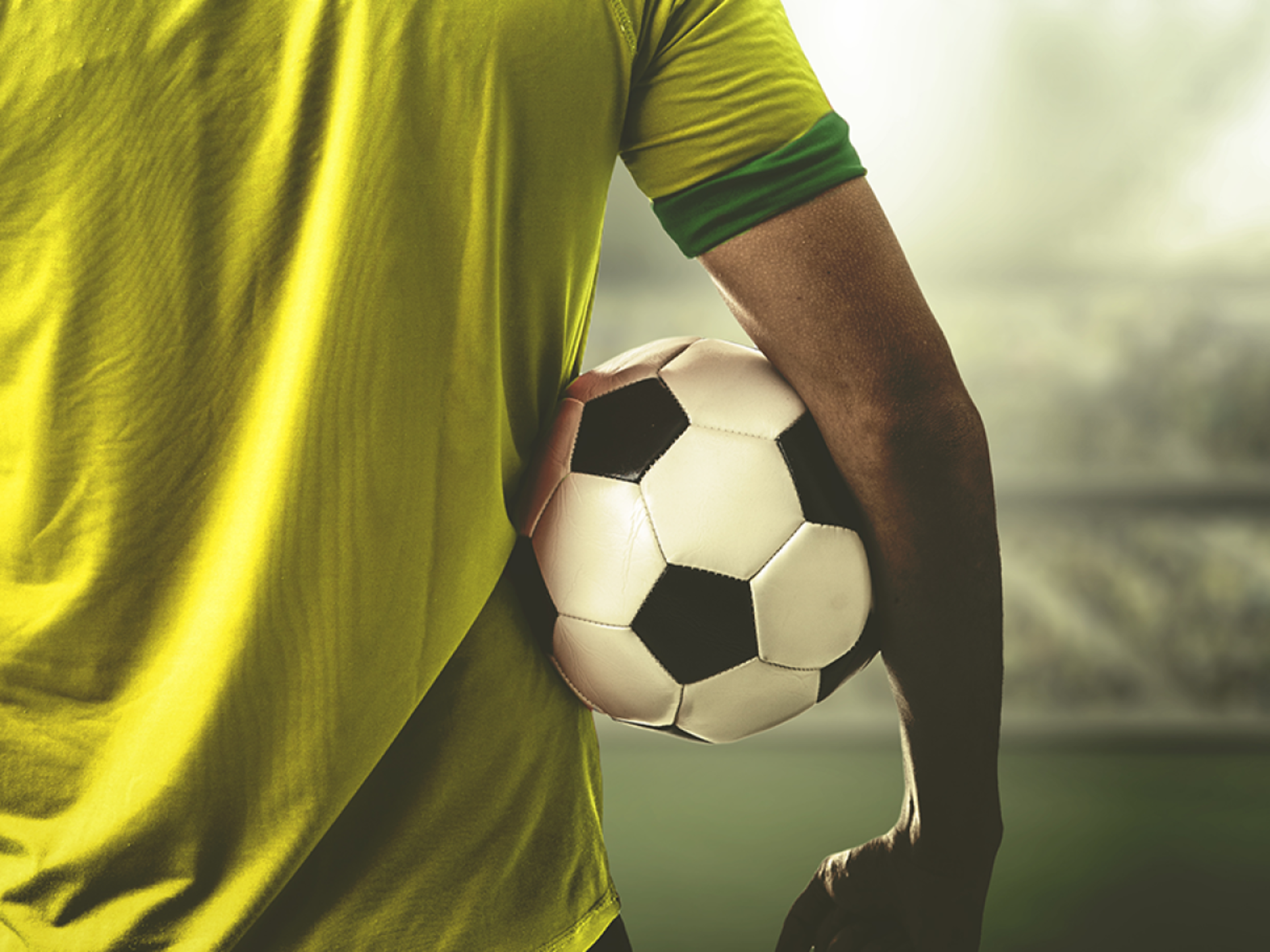 Jogadores entram em campo neste domingo, demonstrando competitividade nas partidas da Liga Amadora Uruguaianense 2025