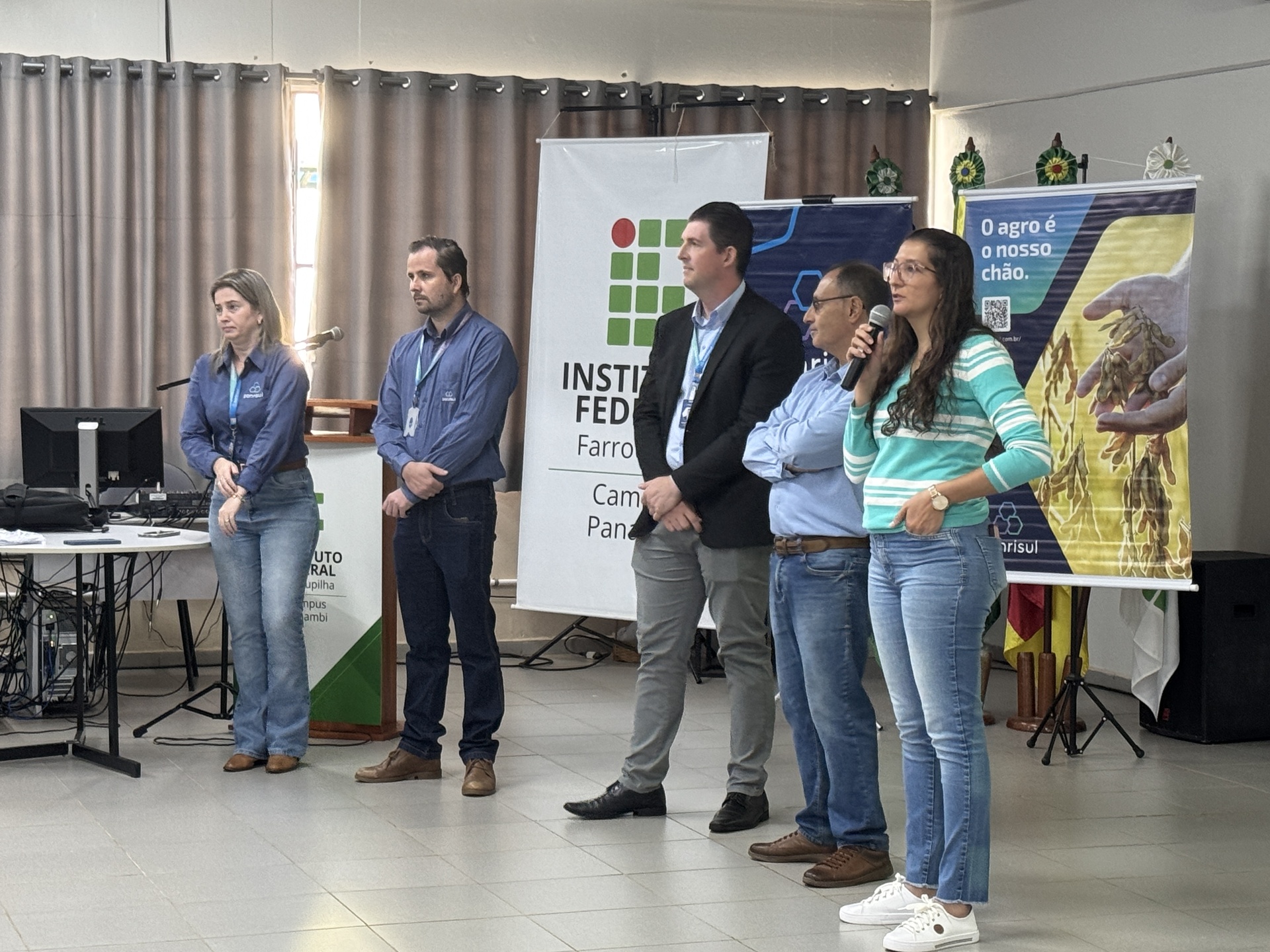 Nos dias 22 e 23/9, o Recanto Maestro, em Restinga Sêca, recebe o IX Seminário da Pós-Graduação e o IX Seminário do Pesquisador do IFFar. Com transmissão ao vivo pela WebTV, os eventos reúnem docentes, técnicos, estudantes e egressos, estimulando a troca de experiências e a socialização de pesquisas.