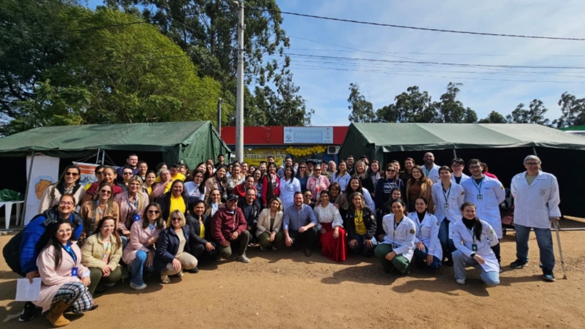 Segunda edição do projeto Saúde no Bairro no Profilurb ofereceu serviços de saúde e atividades para a comunidade.