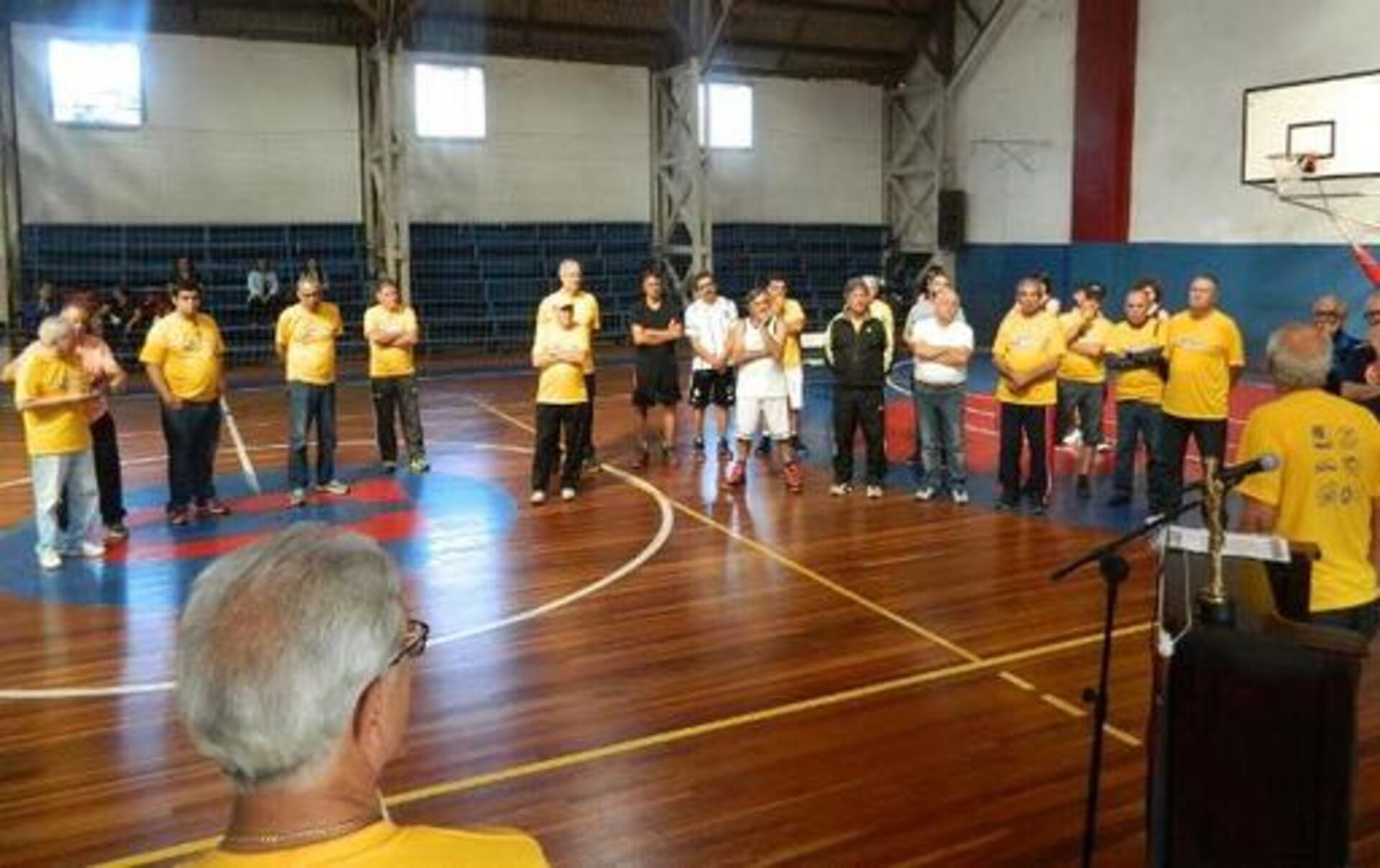 Evento reúne ex-jogadores e amantes do basquete em atividades esportivas, culturais e confraternizações ao longo do fim de semana.