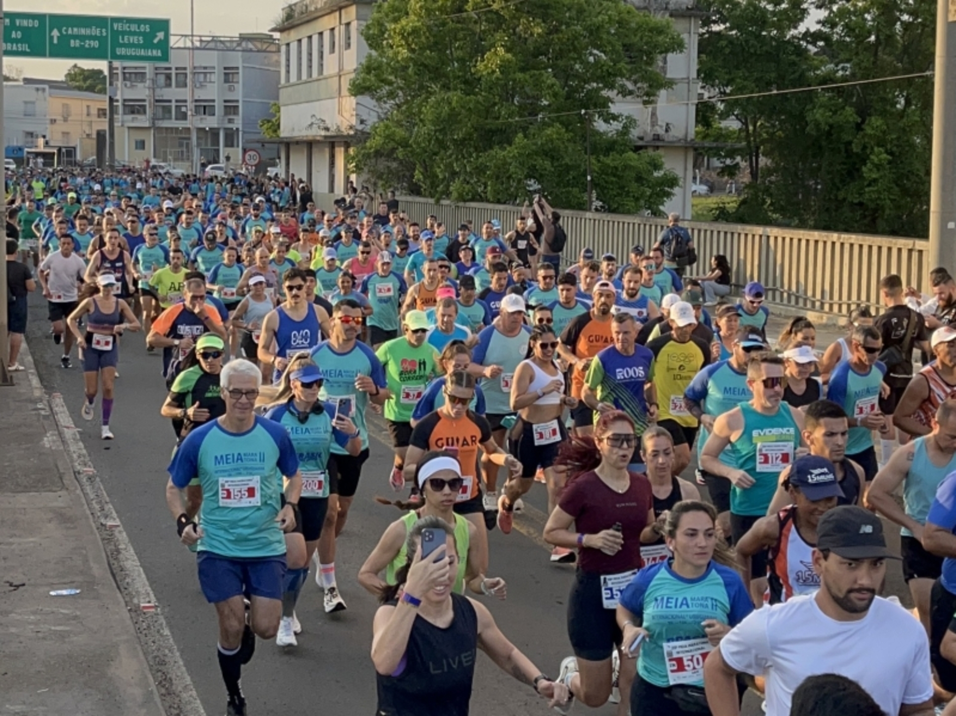 O evento, promovido pela Acoru com apoio das secretarias municipais, teve ainda corrida infantil e homenagens. A competição, criada em 1985, reforçou o espírito esportivo e a integração na Fronteira Oeste.