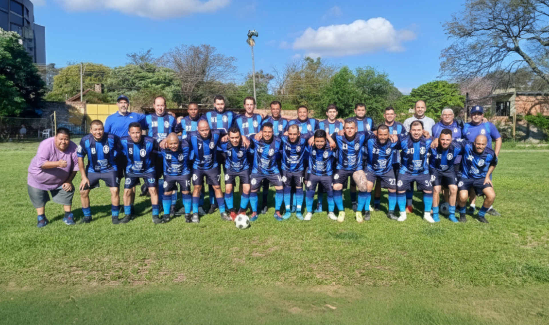 A quarta rodada da LAU acontece neste domingo, 19/10, com quatro partidas entre o estádio Felisberto Fagundes Filho e o Campo do Benfica. Confrontos equilibrados prometem definir posições importantes na fase classificatória e movimentar o futebol local.