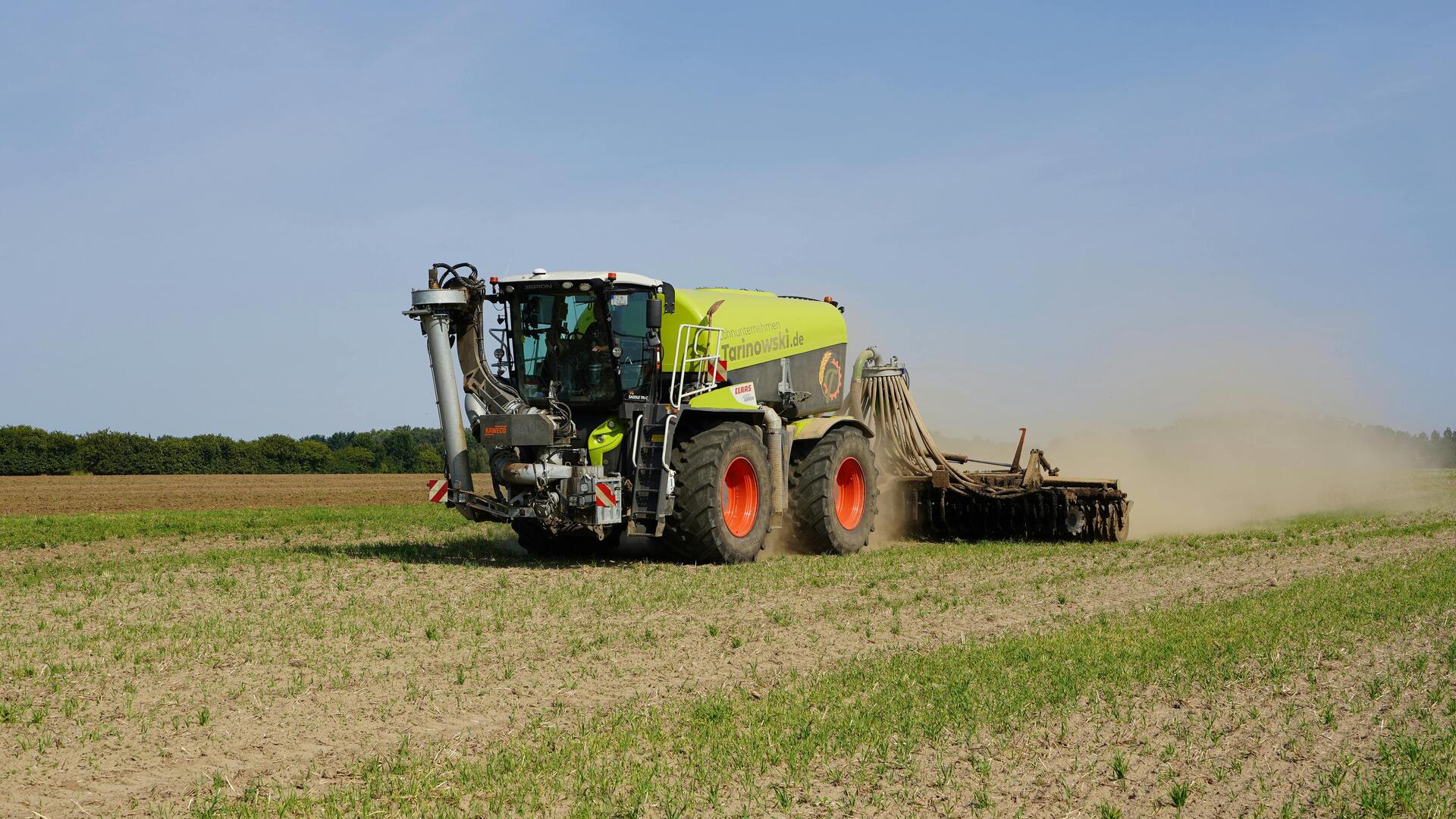 Levantamento da Farsul indica que 92 municípios do RS ficaram excluídos dos critérios de renegociação de dívidas de produtores rurais, totalizando R$ 2,77 bilhões.