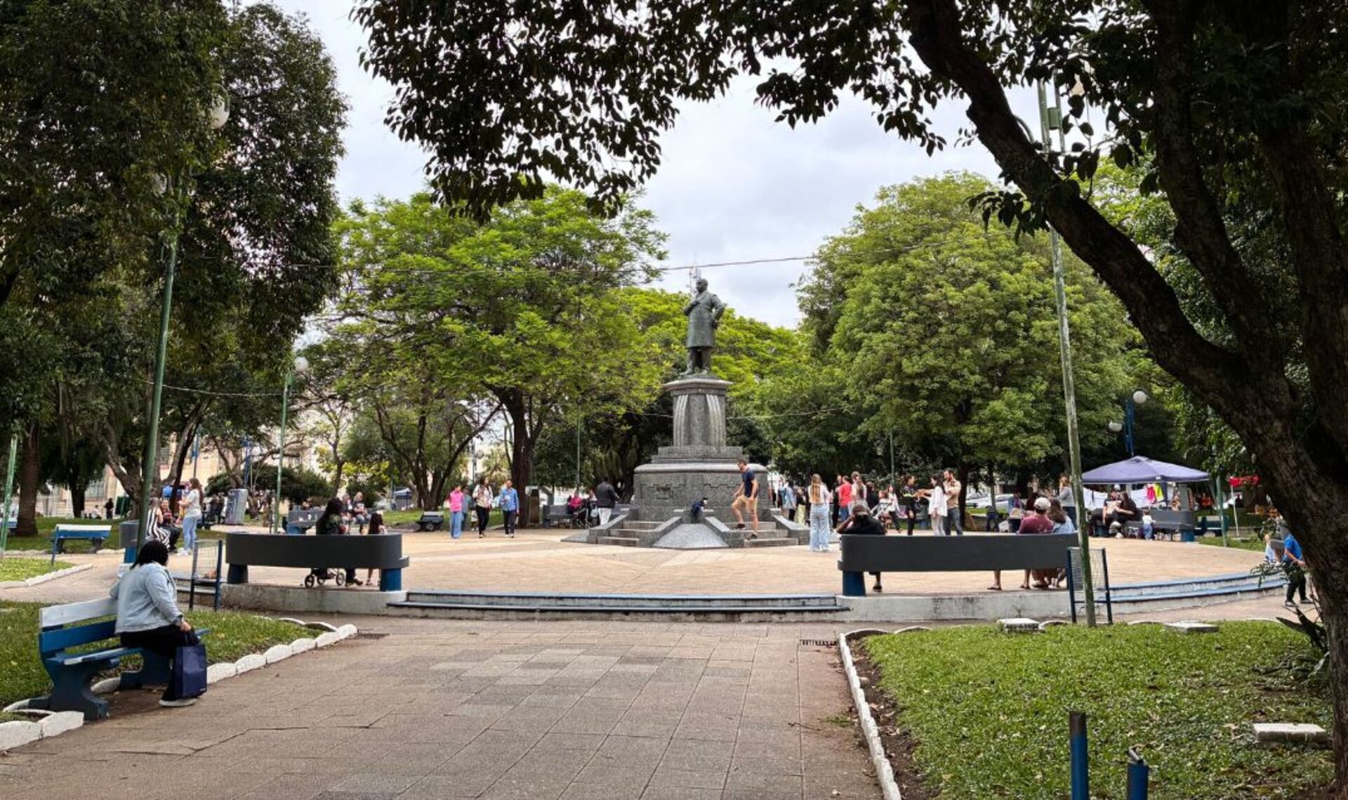 Céu parcialmente nublado sobre Uruguaiana anuncia semana de calor e instabilidade sob influência do fenômeno La Niña.