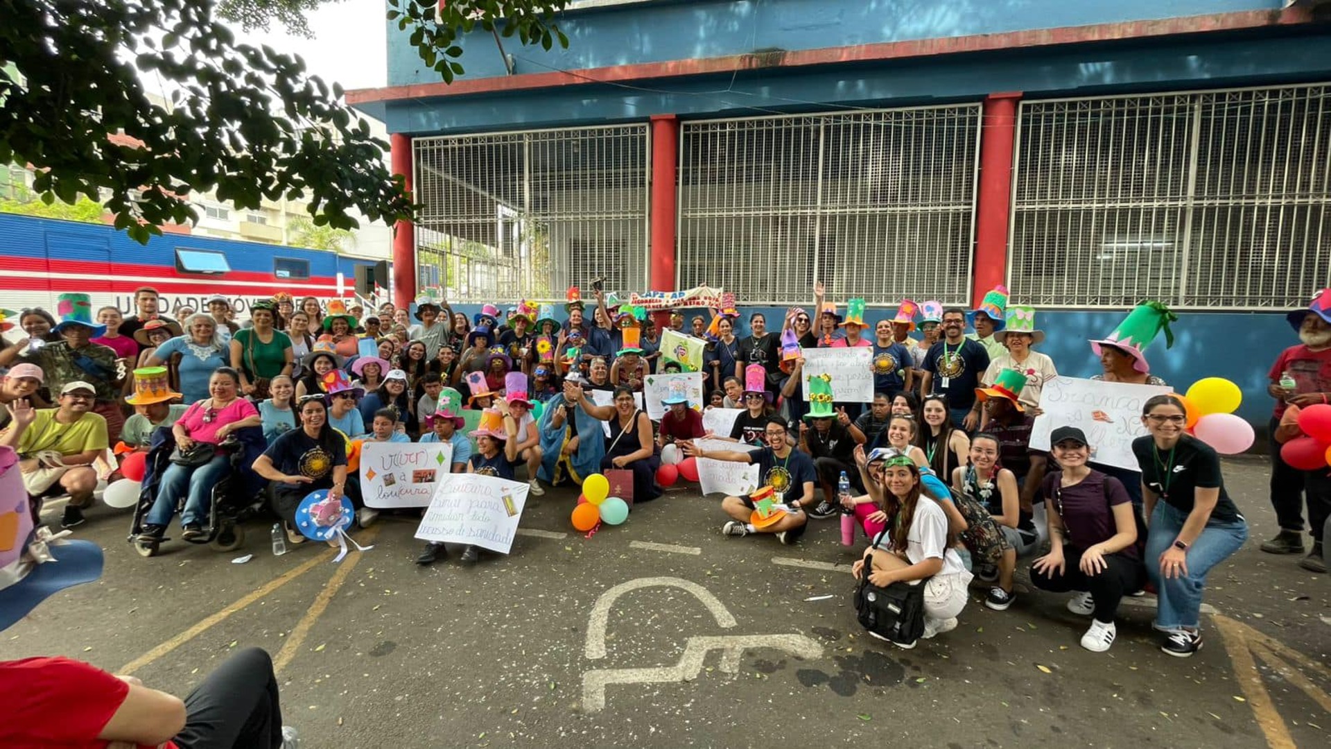 Ato reúne rede de saúde mental e coletivos culturais em defesa do cuidado em liberdade e da inclusão social