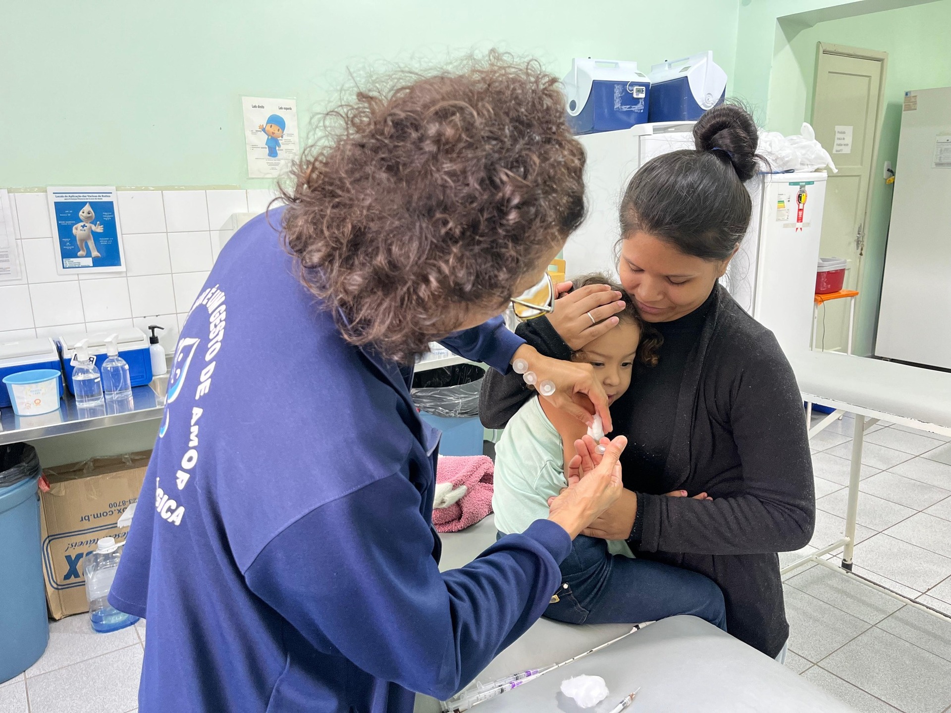 Campanha de vacinação infantil e atividades escolares reforçam prevenção e vigilância epidemiológica durante outubro em Uruguaiana.