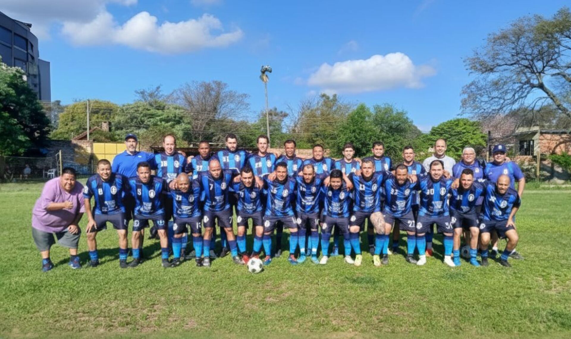 Azulão celebra vitória emocionante no 8° Torneio da Amizade Master Quarentão diante do Botafogo neste sábado.