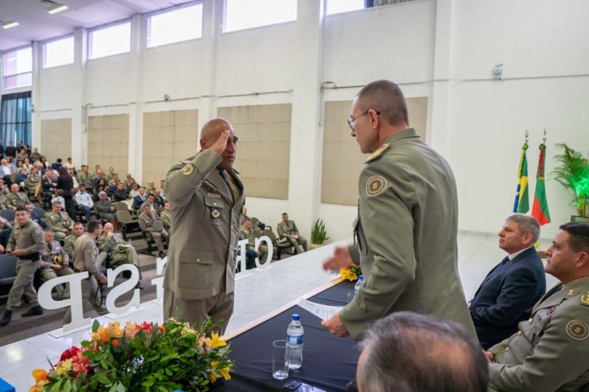 Solenidade reuniu autoridades civis e militares na Academia de Polícia Militar em Porto Alegre