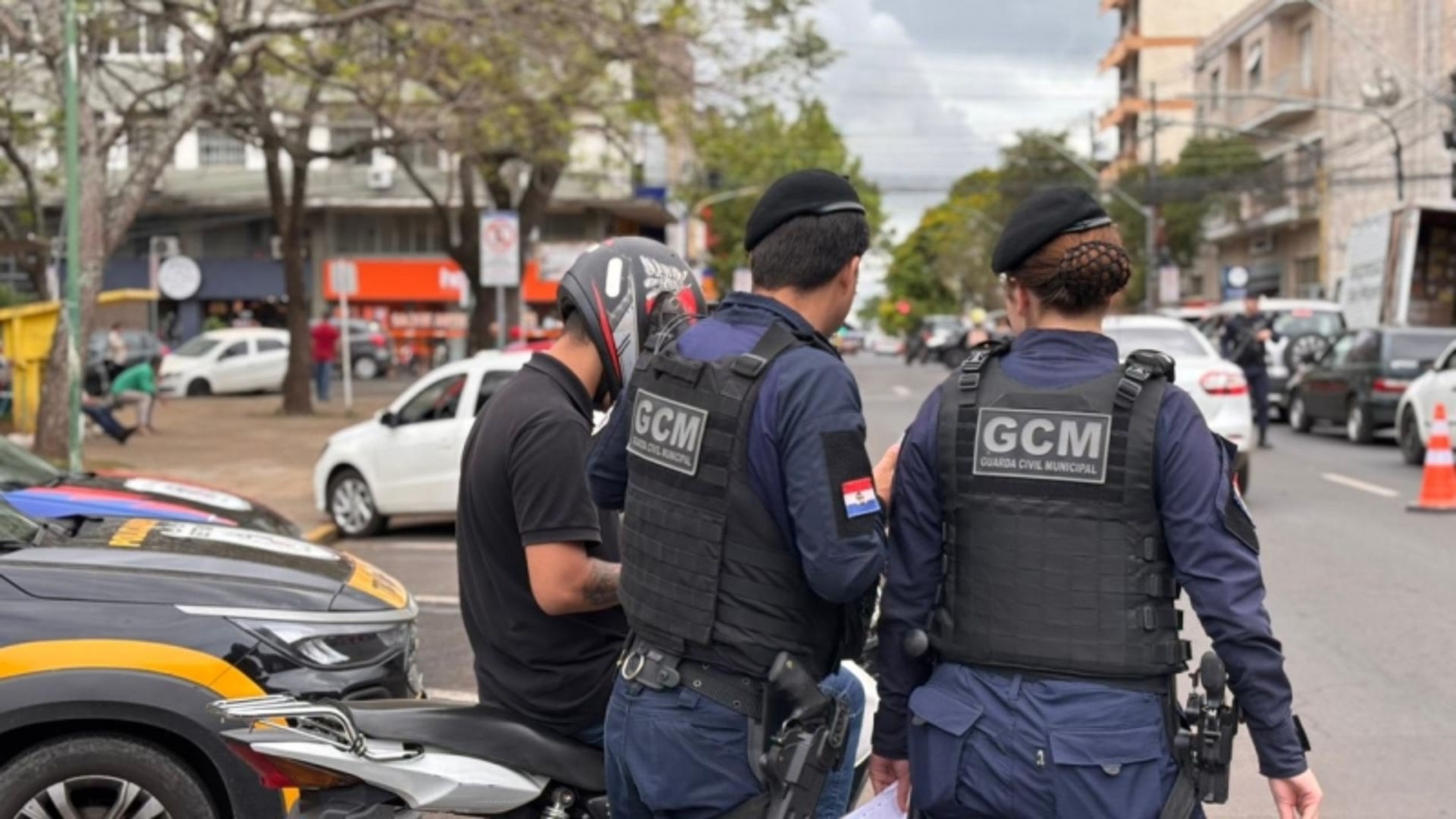 Blitz faz parte do movimento estadual Vias + Seguras, voltado à educação no trânsito.