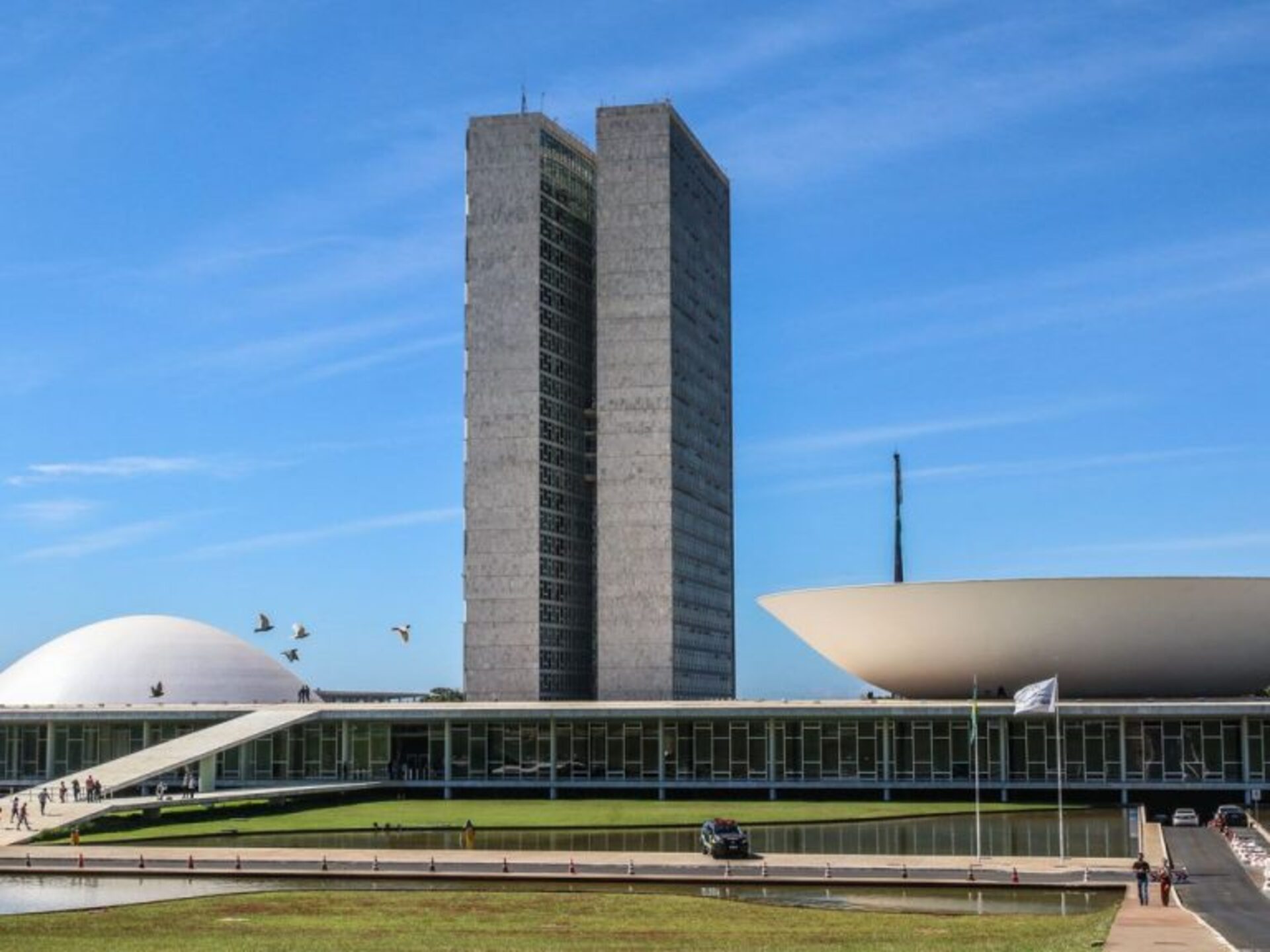 Essas propostas buscam orientar a destinação das emendas, assegurando que os recursos cheguem de forma equilibrada às regiões do Estado