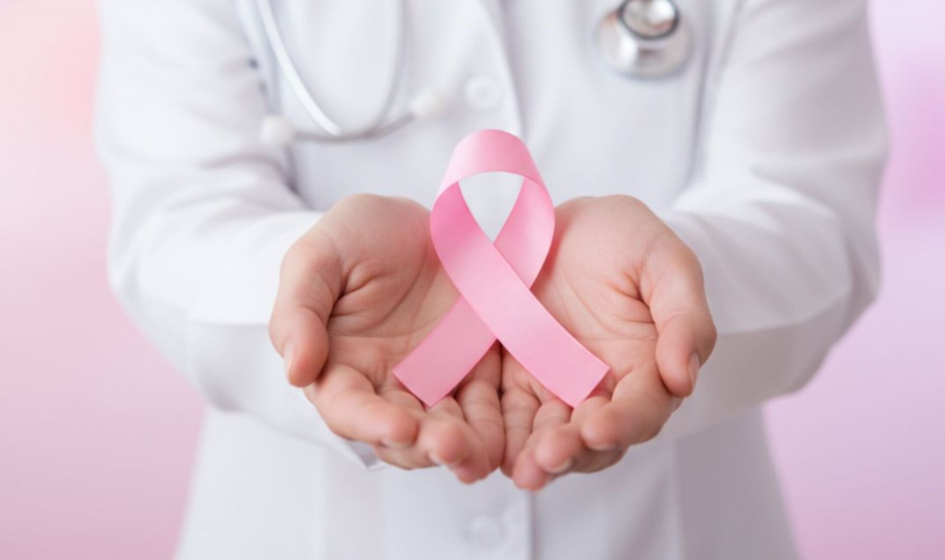 Outubro Rosa em Uruguaiana oferece exames, vacinas e atendimentos noturnos para ampliar a prevenção feminina.