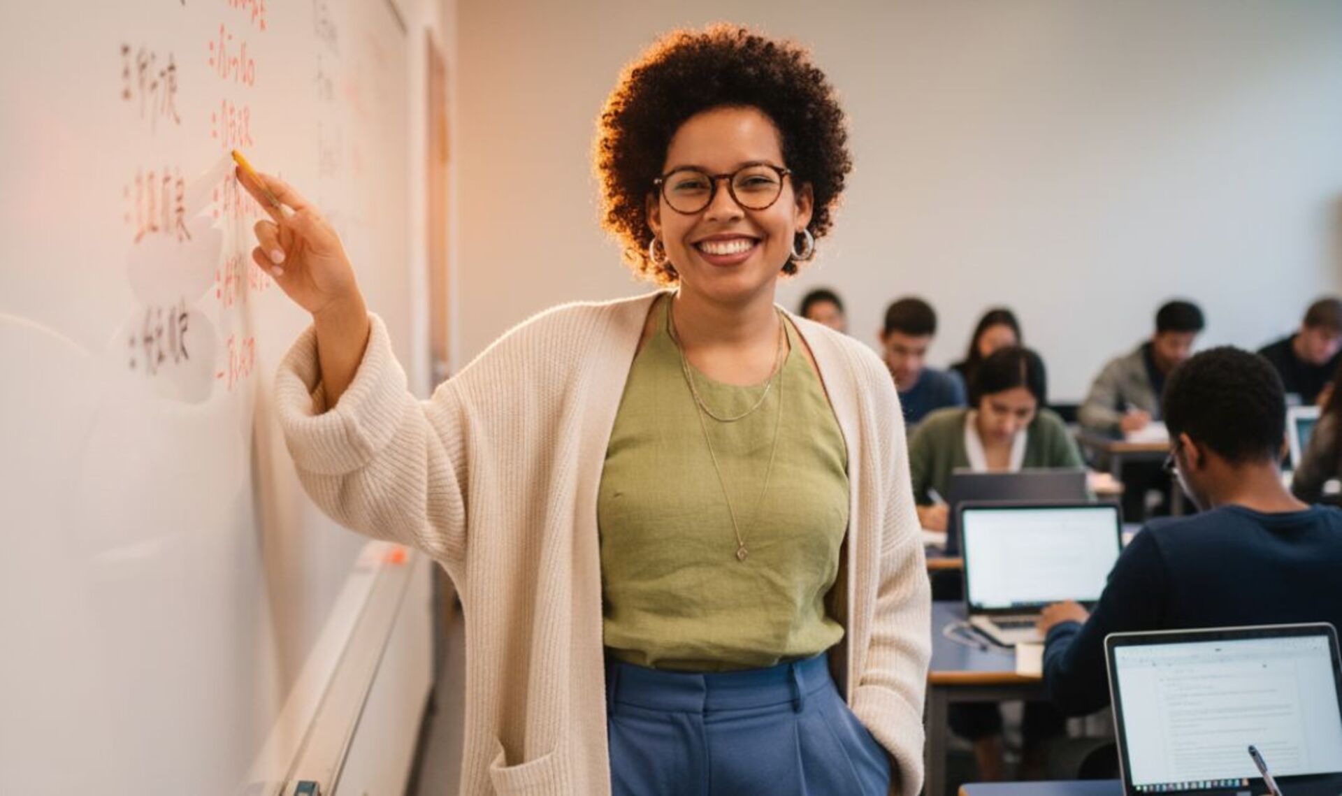 Três turmas presenciais e online oferecem aprendizado da língua e cultura japonesa para comunidade universitária.
