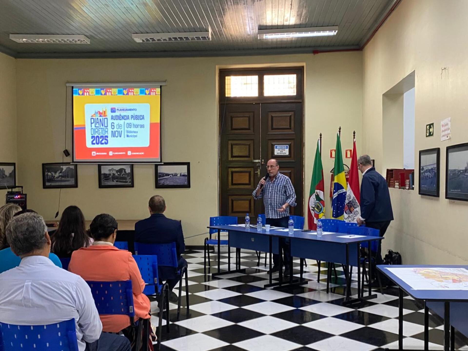 O secretário de Planejamento, Carlos Prudêncio, e o arquiteto Alexandre Giorgi o encontro