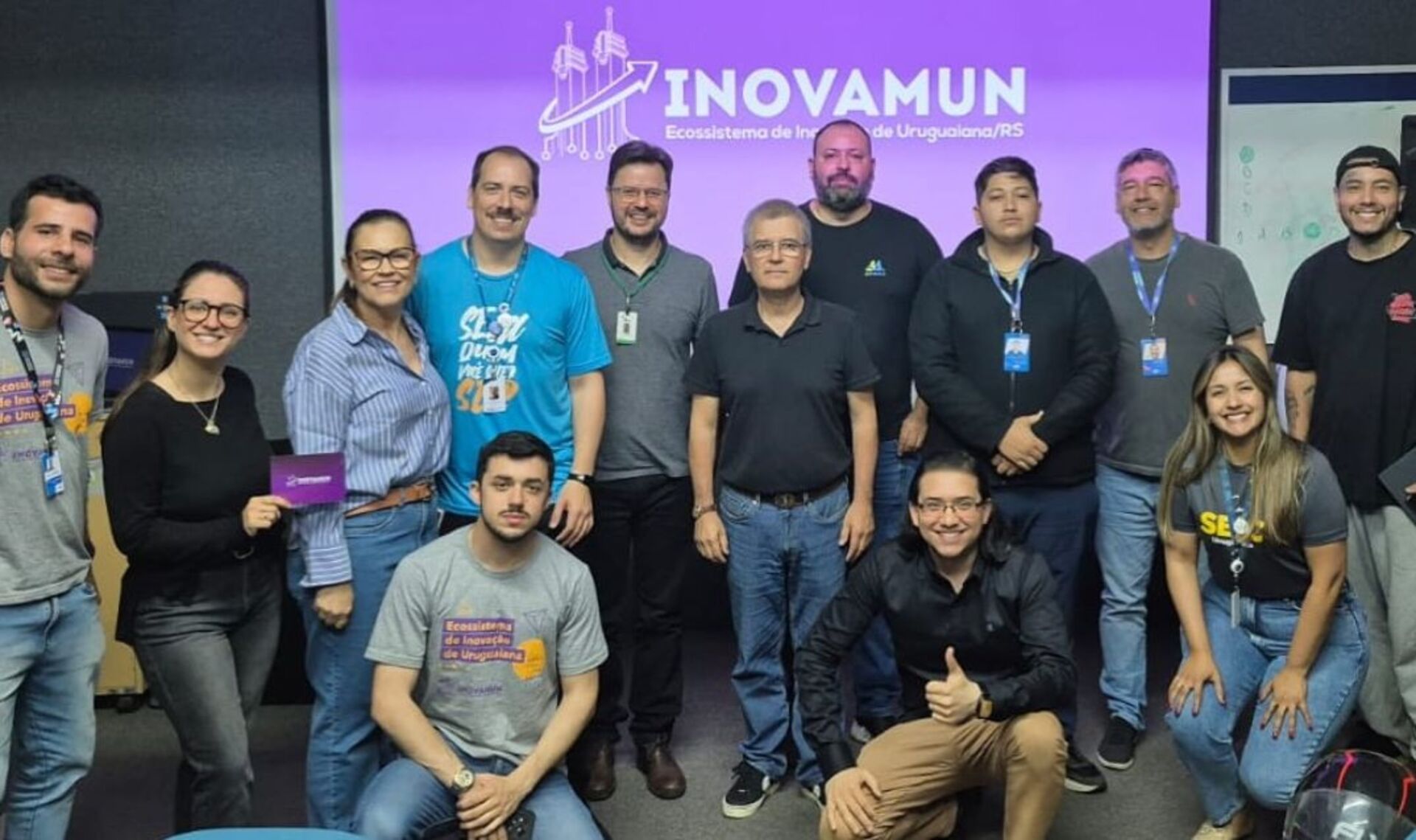 Público acompanha o Fronteira Summit, evento que conecta inovação, empreendedorismo e tecnologia na Fronteira Oeste