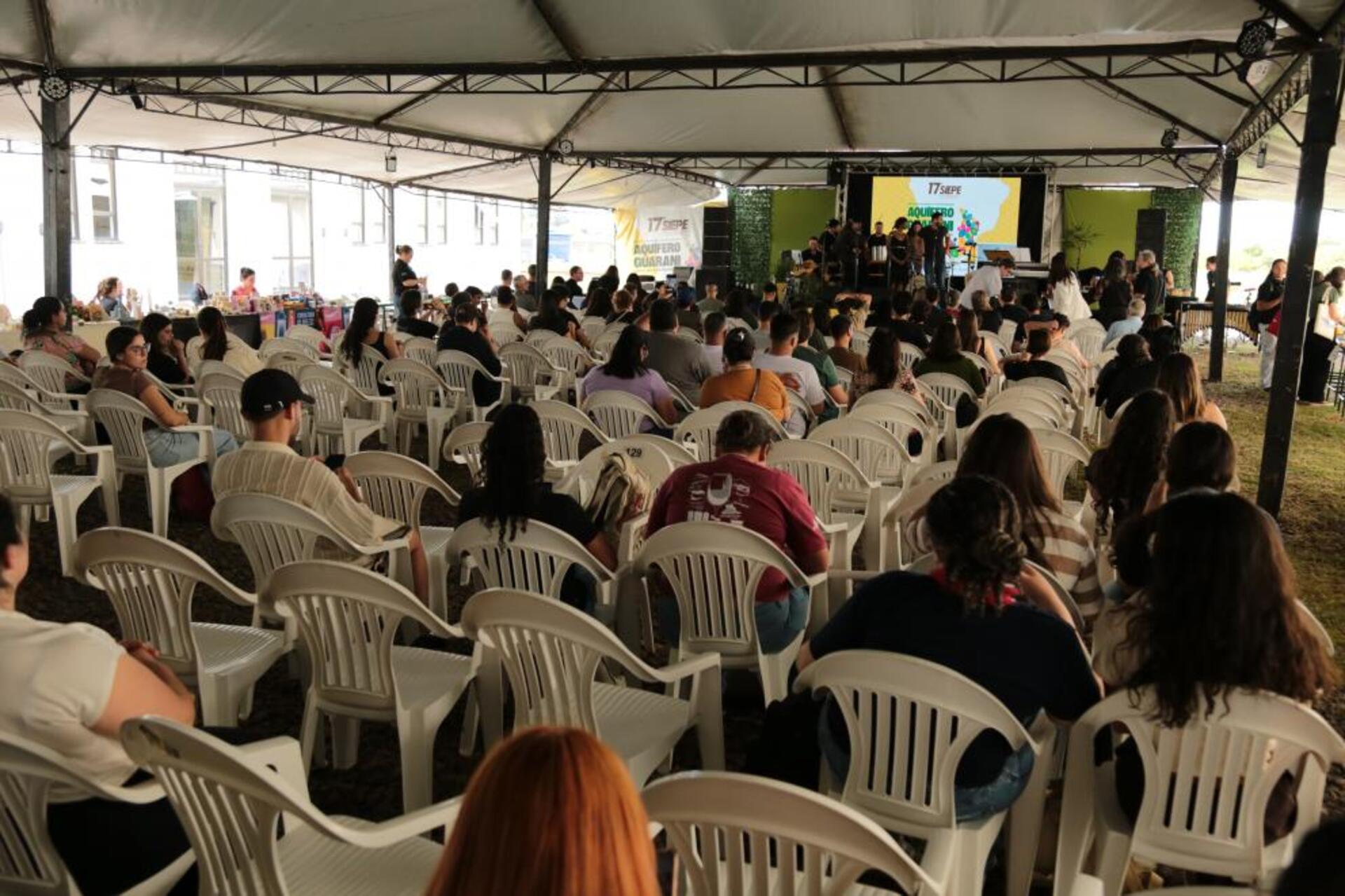 Evento discute ciência e sustentabilidade, inspirado no Aquífero Guarani que une quatro países.