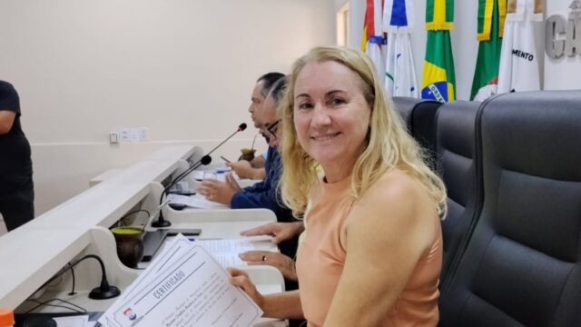 Vereadora propõe programa municipal de cinoterapia