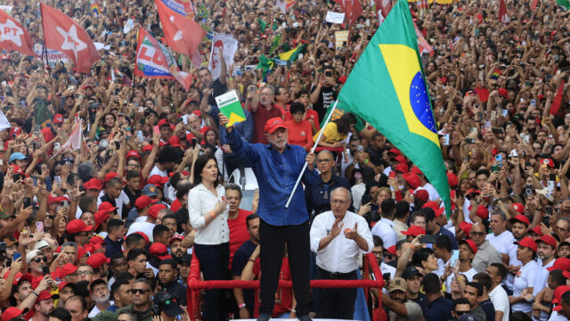Lula é reeleito presidente e conquista quarto mandato